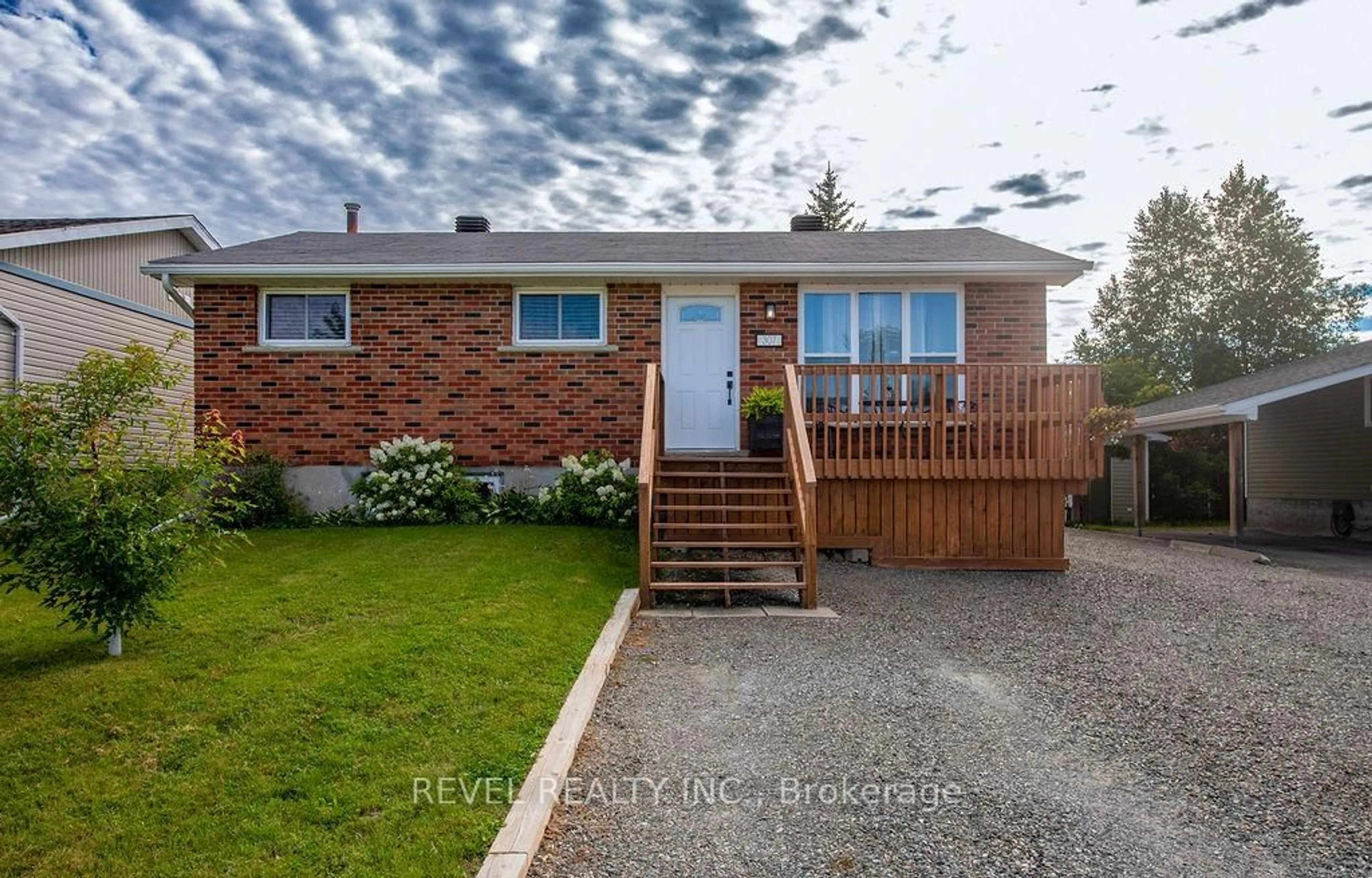 Unknown for 307 Henry St, Timmins Ontario P0N 1H0