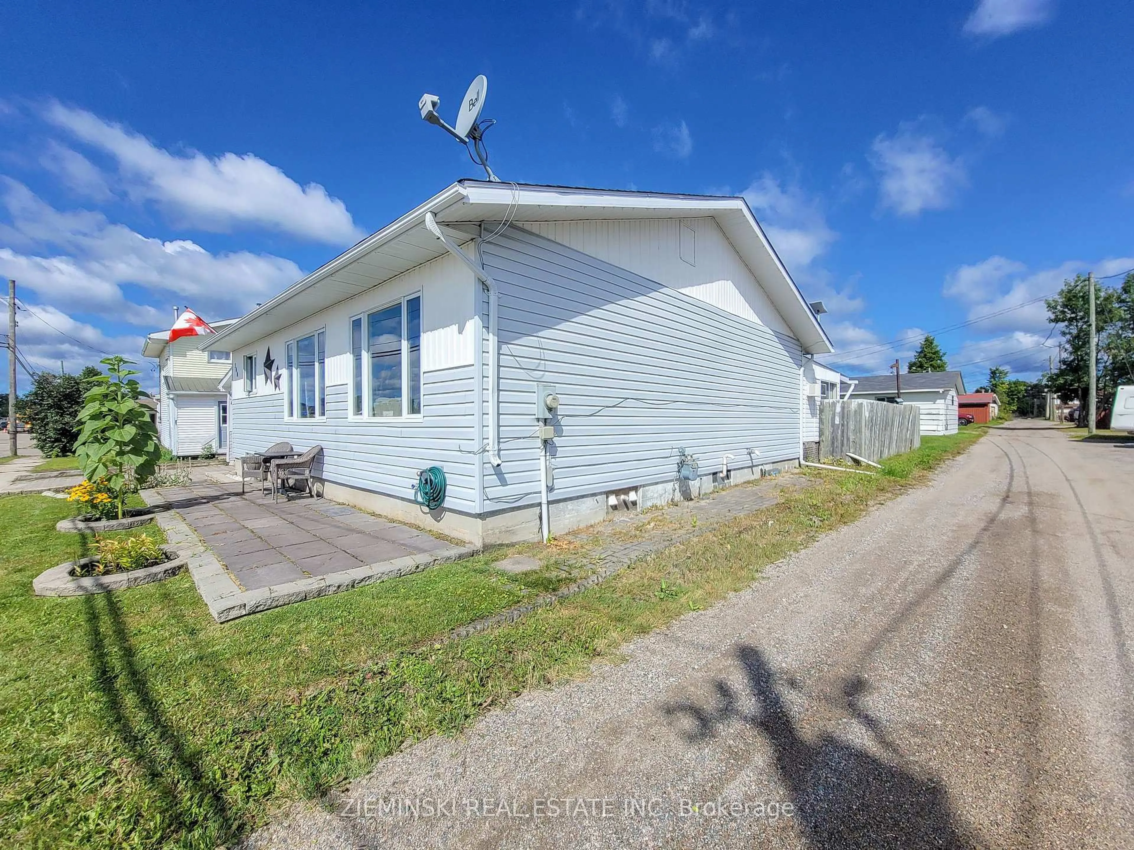 Unknown for 300 Teefy St, Iroquois Falls Ontario P0K 1G0