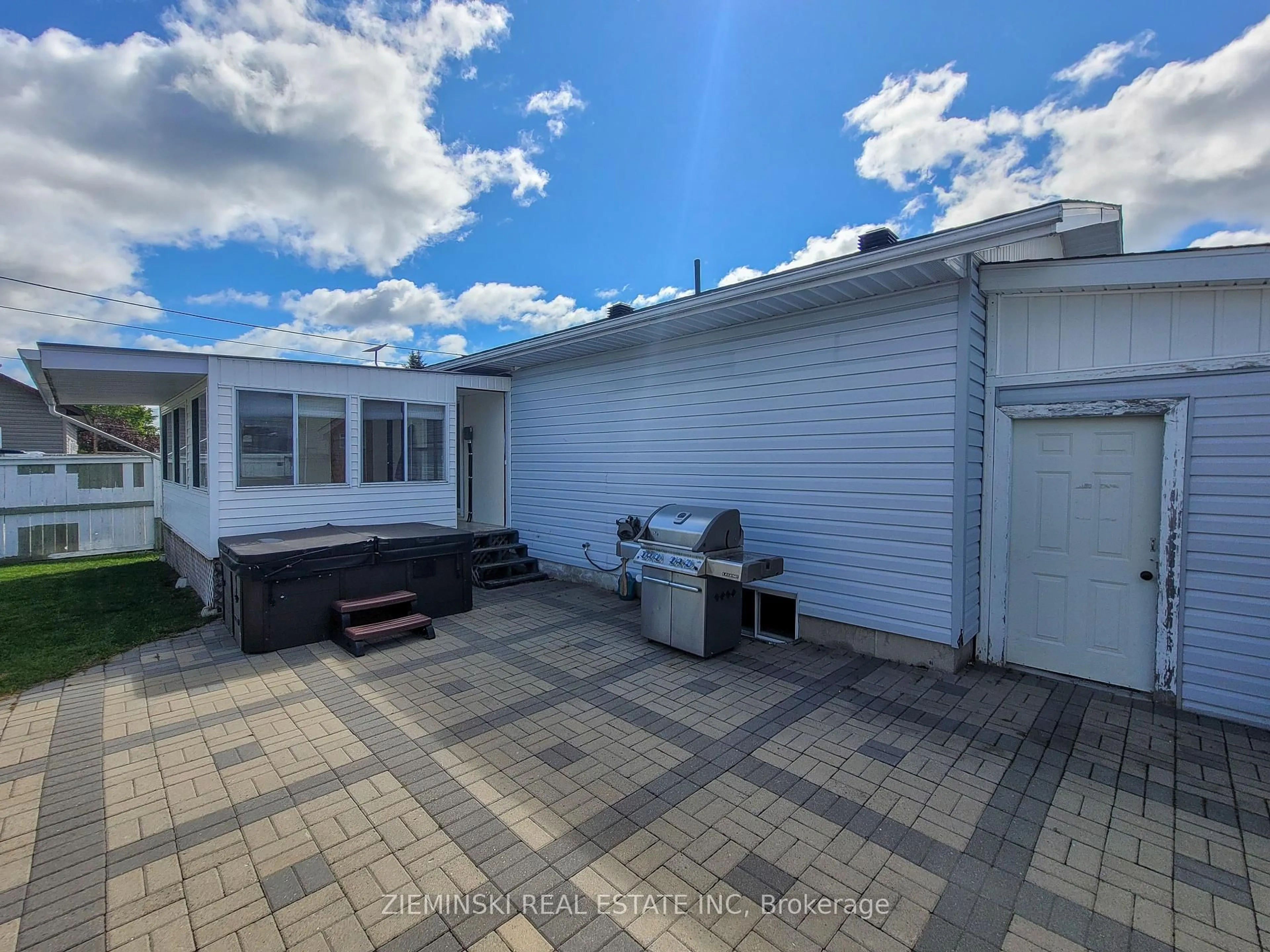 A pic from outside/outdoor area/front of a property/back of a property/a pic from drone, street for 300 Teefy St, Iroquois Falls Ontario P0K 1G0