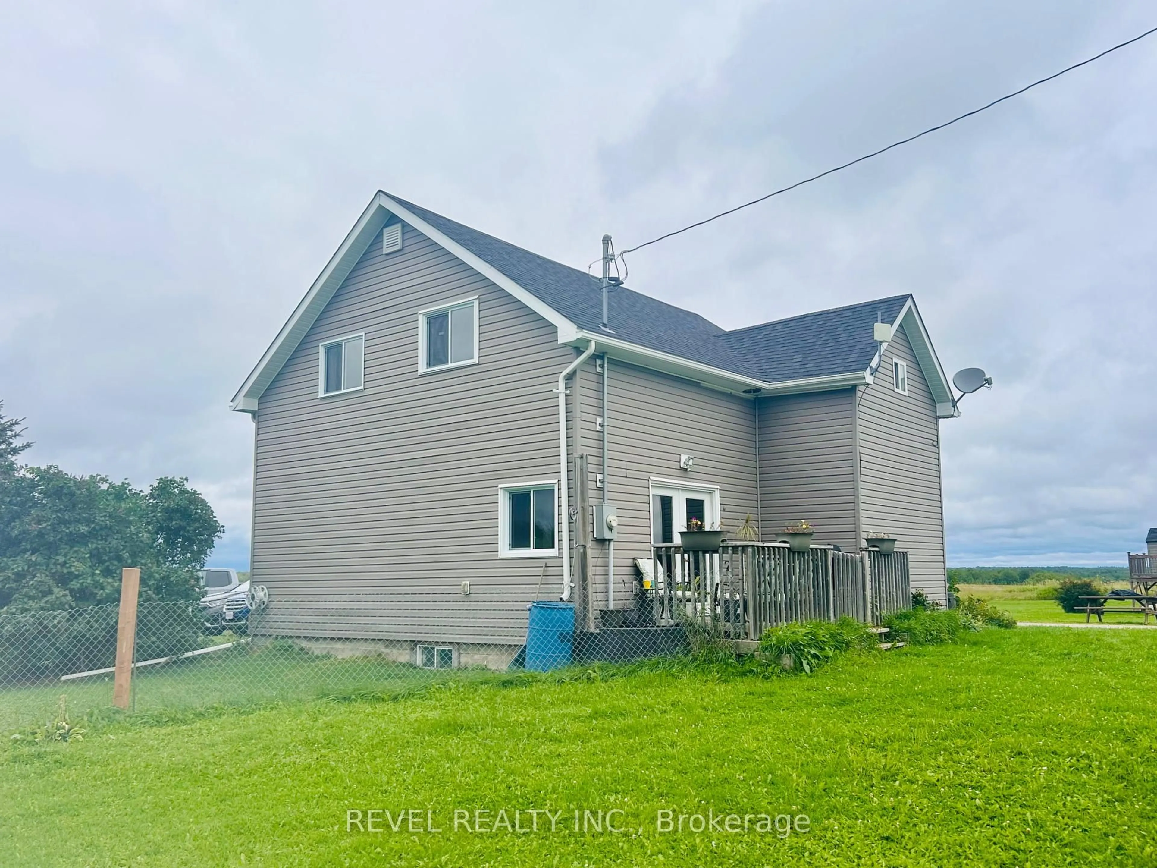 A pic from outside/outdoor area/front of a property/back of a property/a pic from drone, water/lake/river/ocean view for 1105 4 & 5 Glackmeyer Concession, Cochrane Ontario P0L 1C0