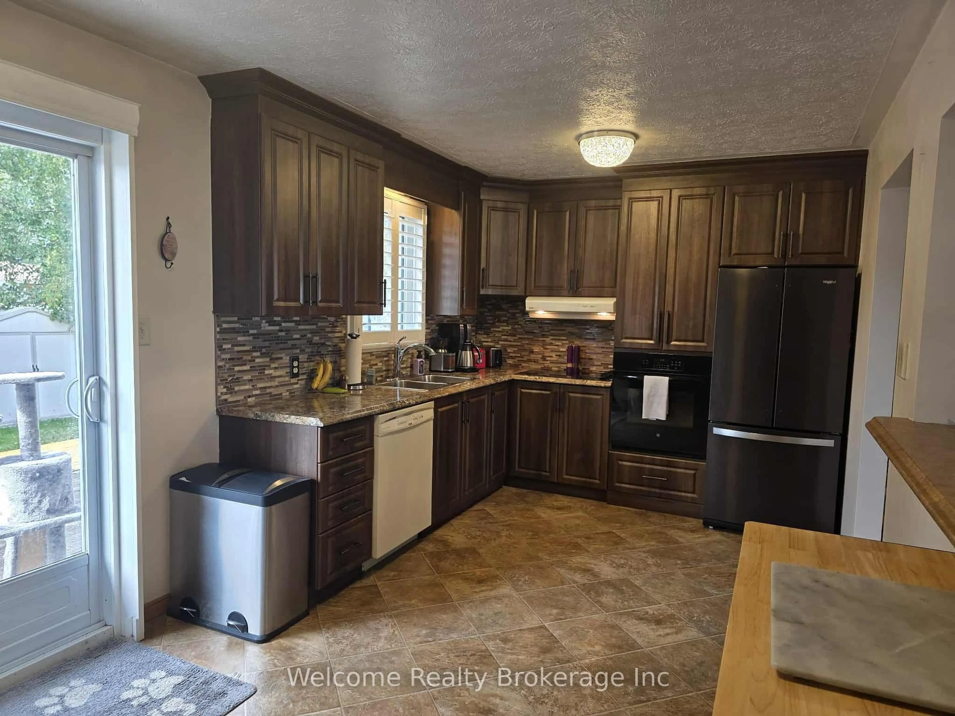 Unknown for 511 Lynwood Dr, Timmins Ontario P4N 8J8
