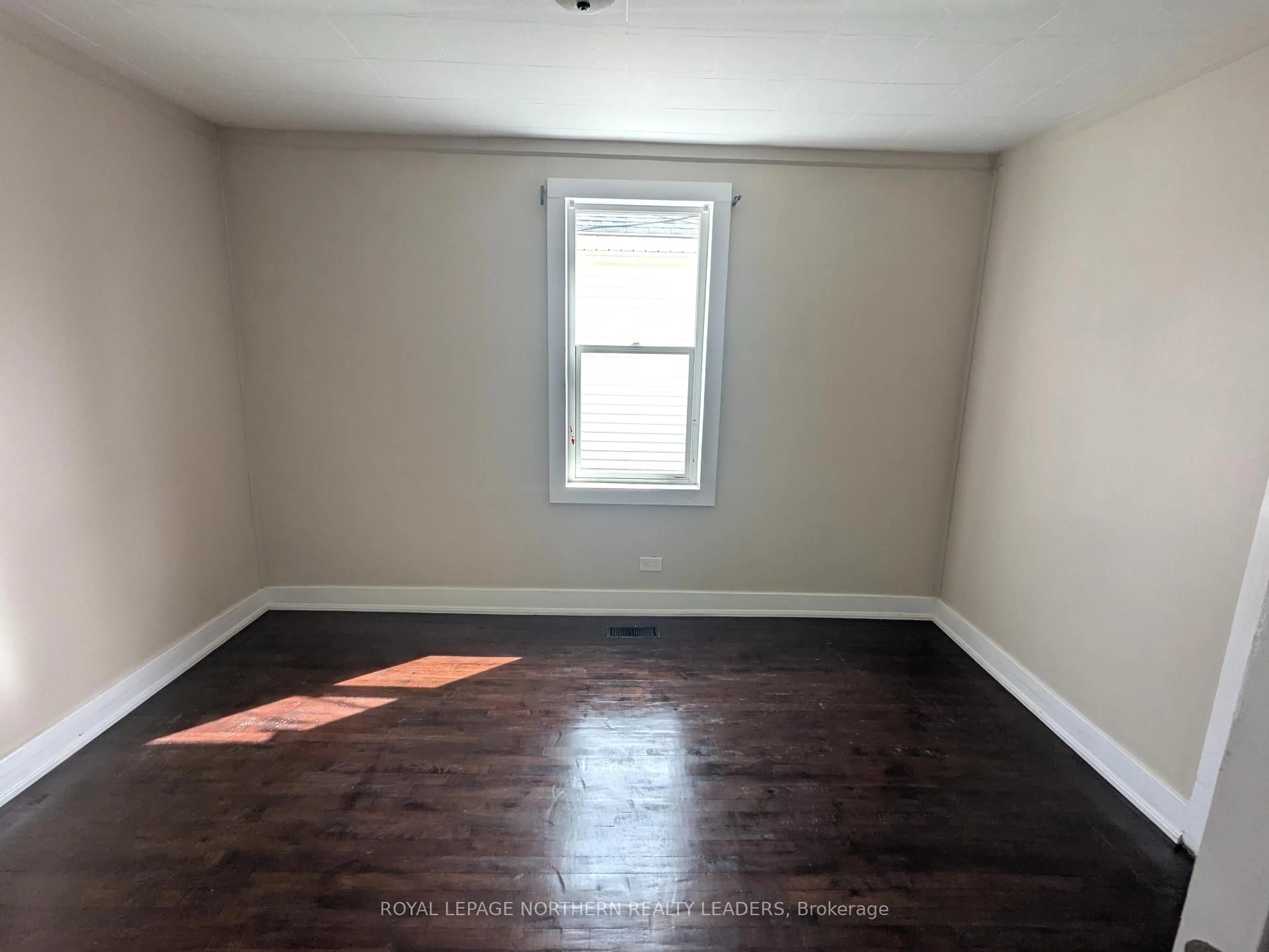 A pic of a room for 187 Maple St, Timmins Ontario P4N 6B7