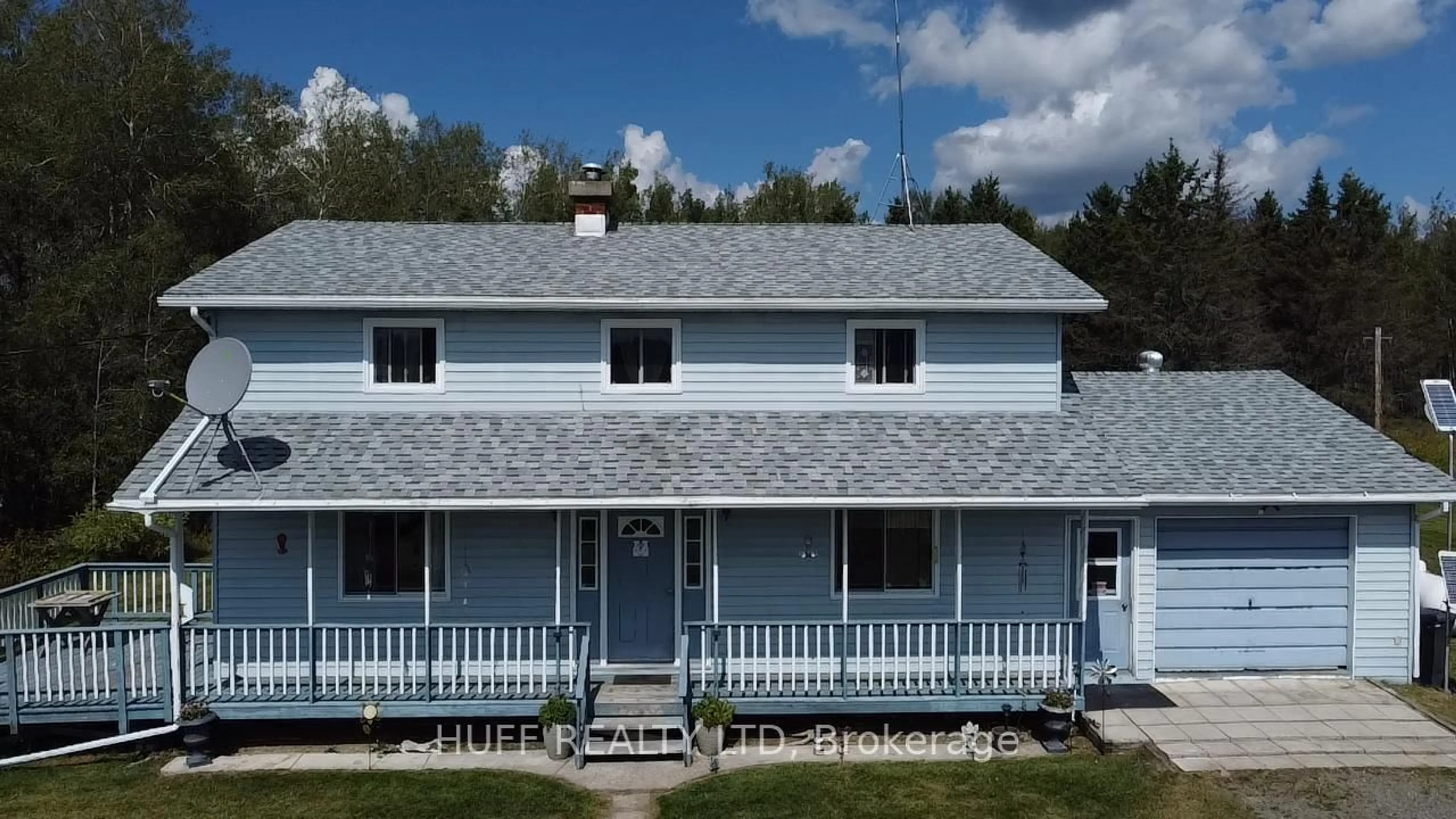 Home with vinyl exterior material, building for 354411 624 Highway, Englehart Ontario P0J 1H0