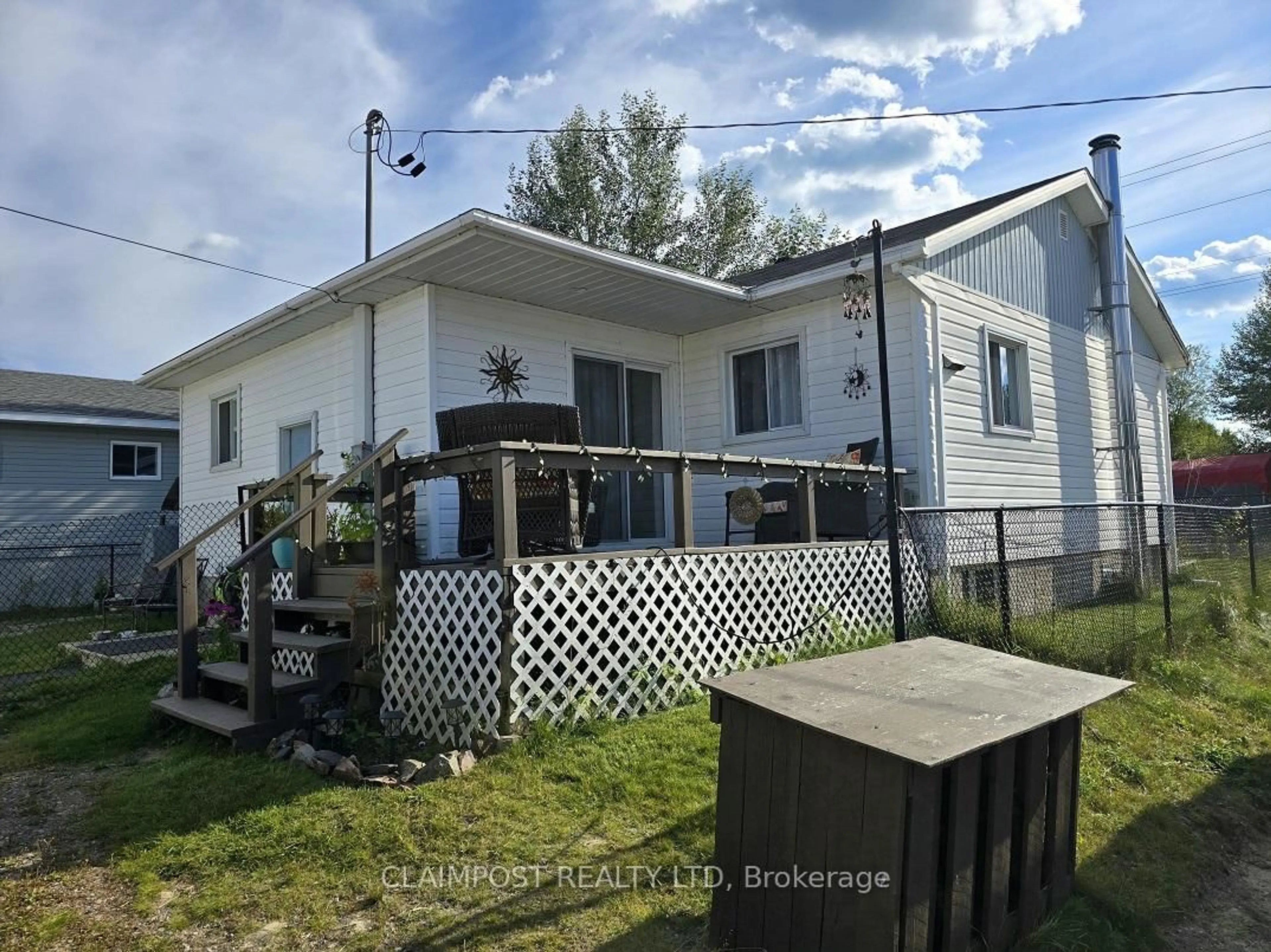 Home with vinyl exterior material, street for 40 Pine St, Sudbury Remote Area Ontario P0M 1W0