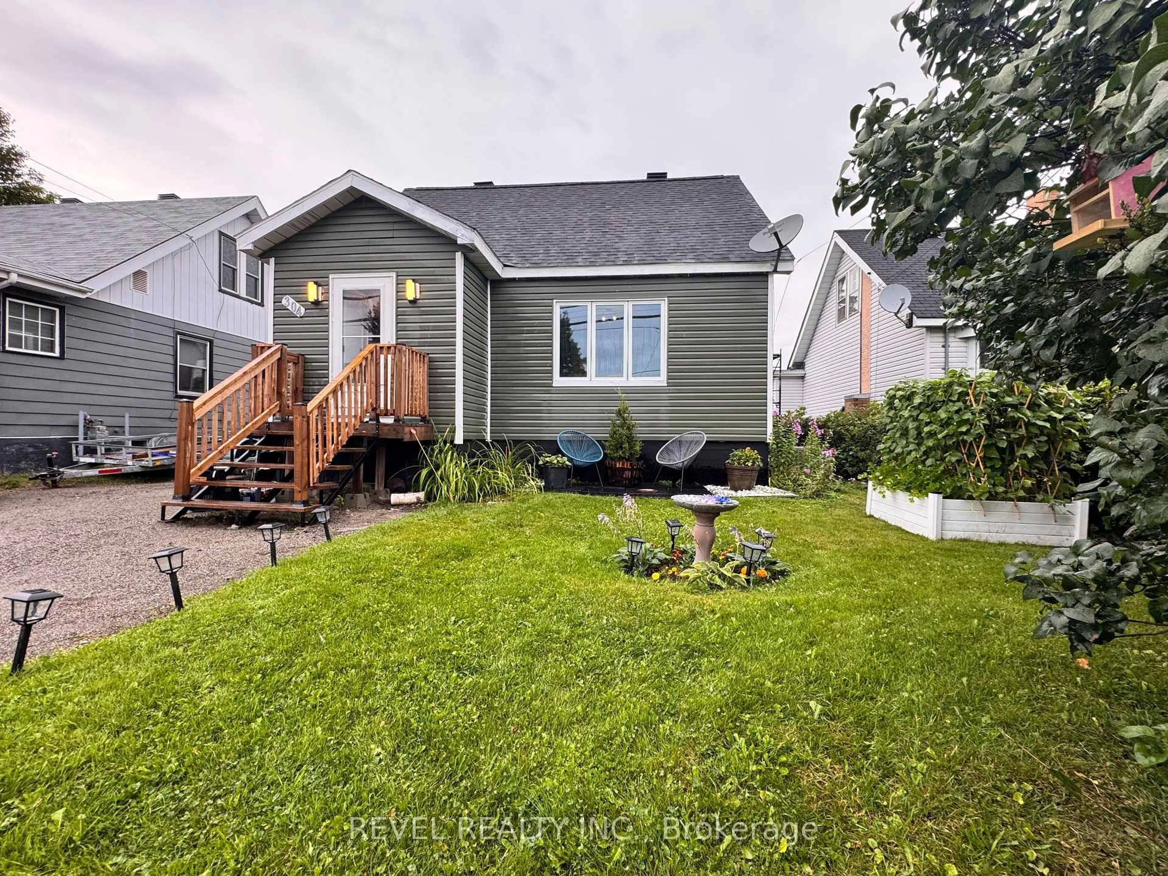 Unknown for 304 Ross Ave, Timmins Ontario P4N 5X1