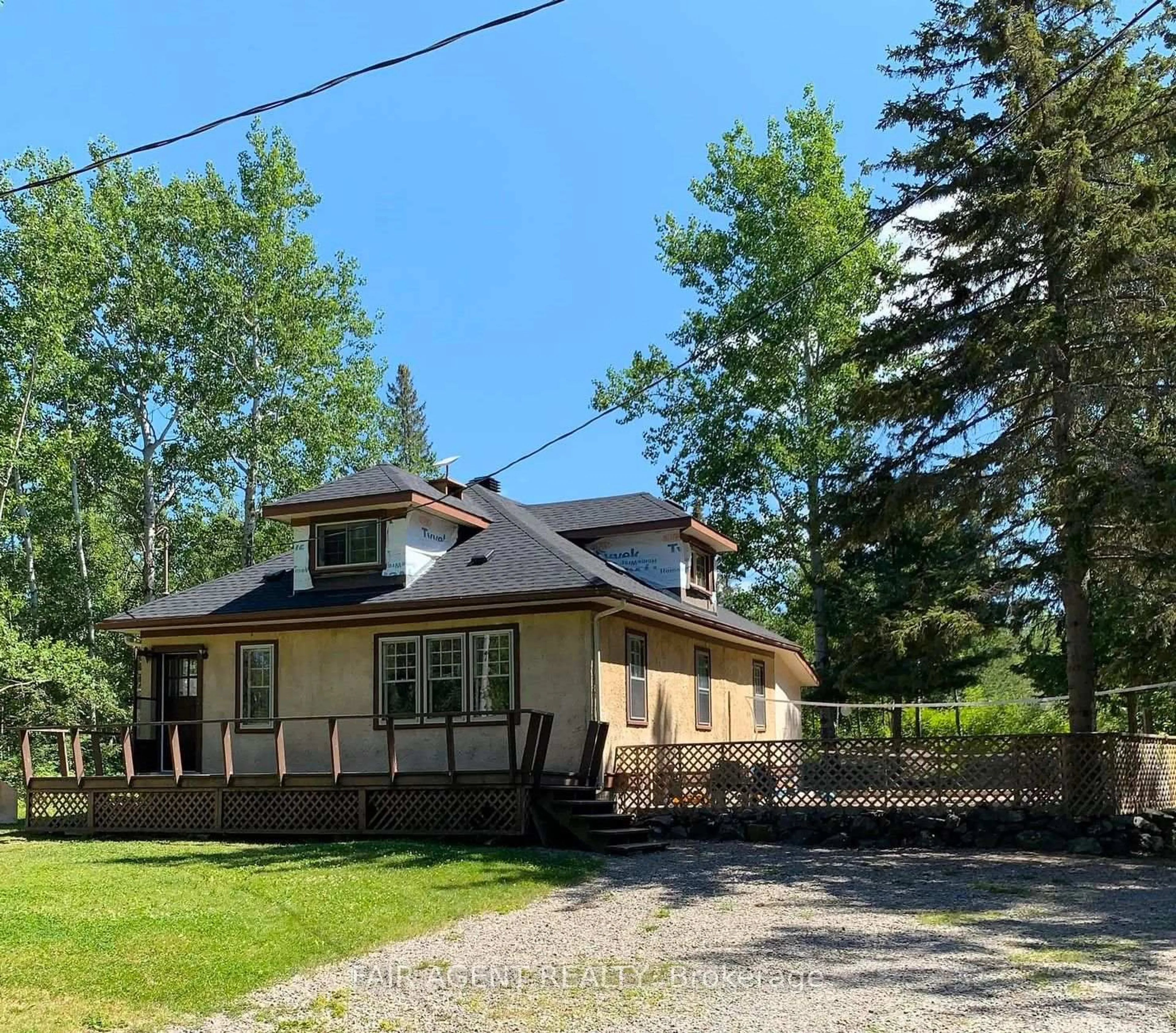 A pic from outside/outdoor area/front of a property/back of a property/a pic from drone, building for 975140 Silver Centre Rd, Temiskaming Shores Ontario P0J 1R0