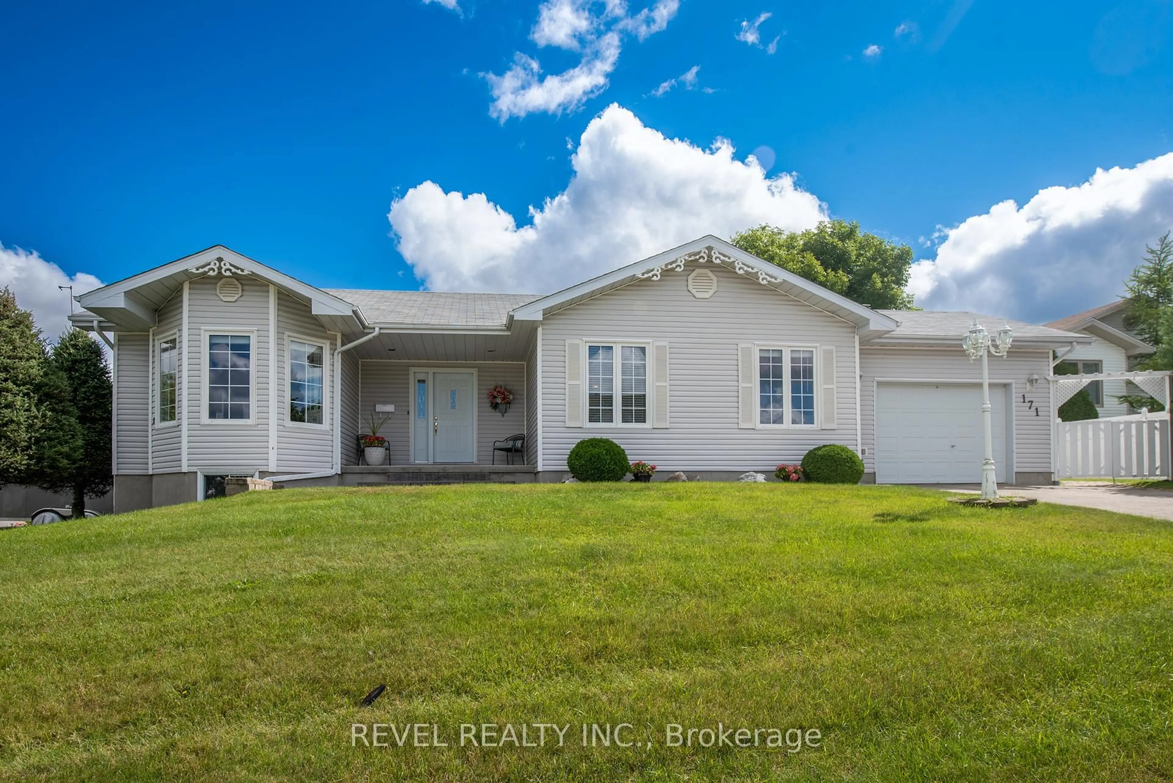 Home with vinyl exterior material, water/lake/river/ocean view for 171 Mascioli Blvd, Timmins Ontario P4P 1H5