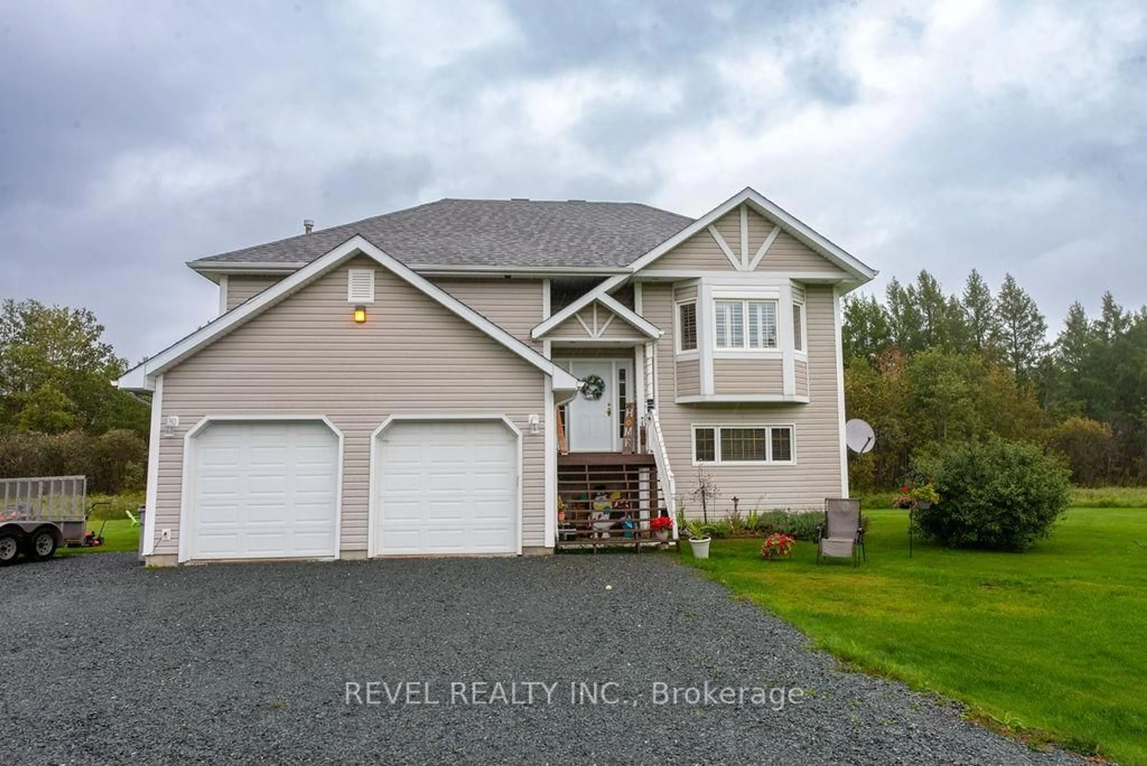 Home with vinyl exterior material, water/lake/river/ocean view for 1110 Sandy Falls Rd, Timmins Ontario P4N 7C3
