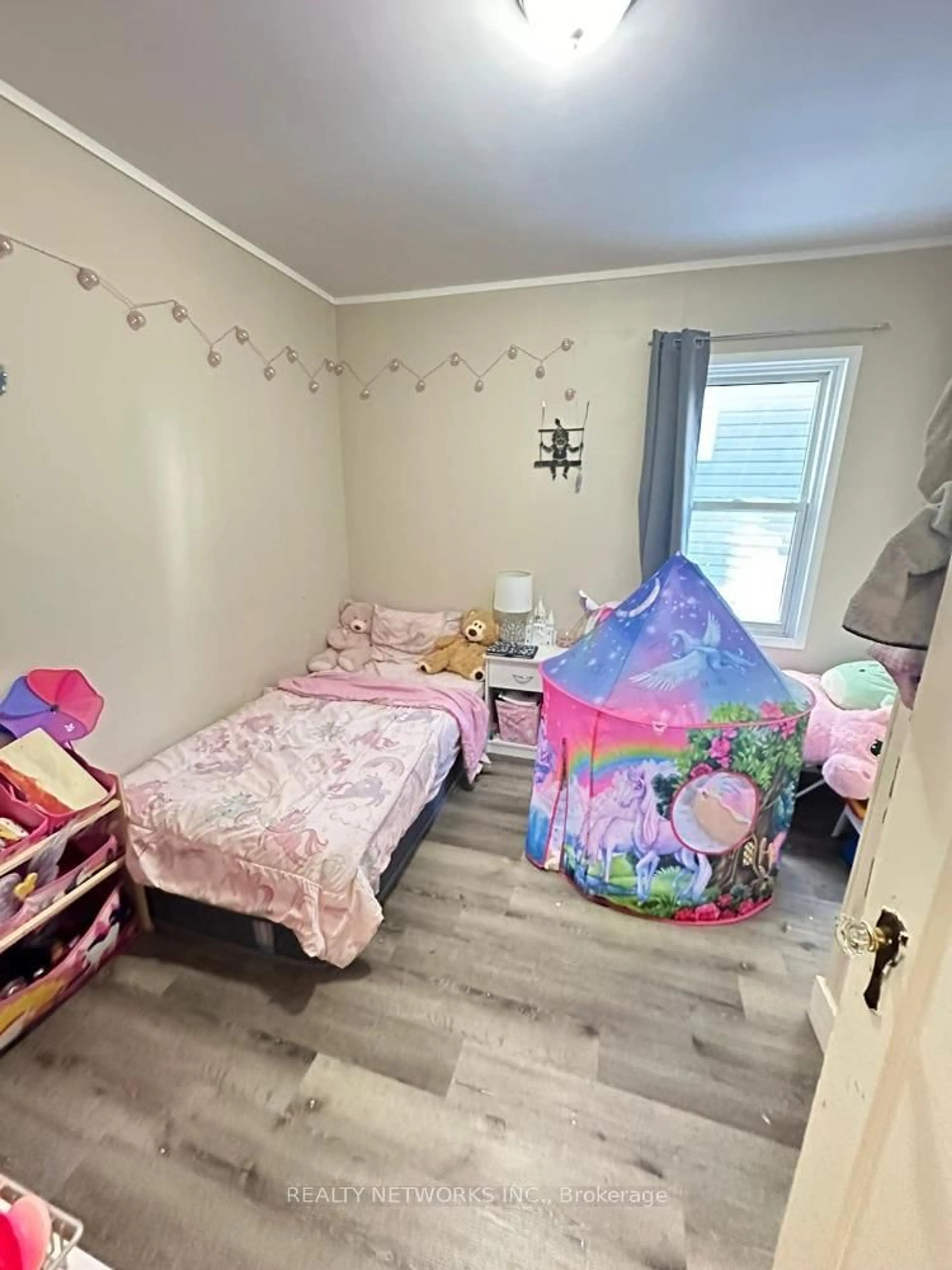 A pic of a room for 184 Cedar St, Timmins Ontario P4N 6J3