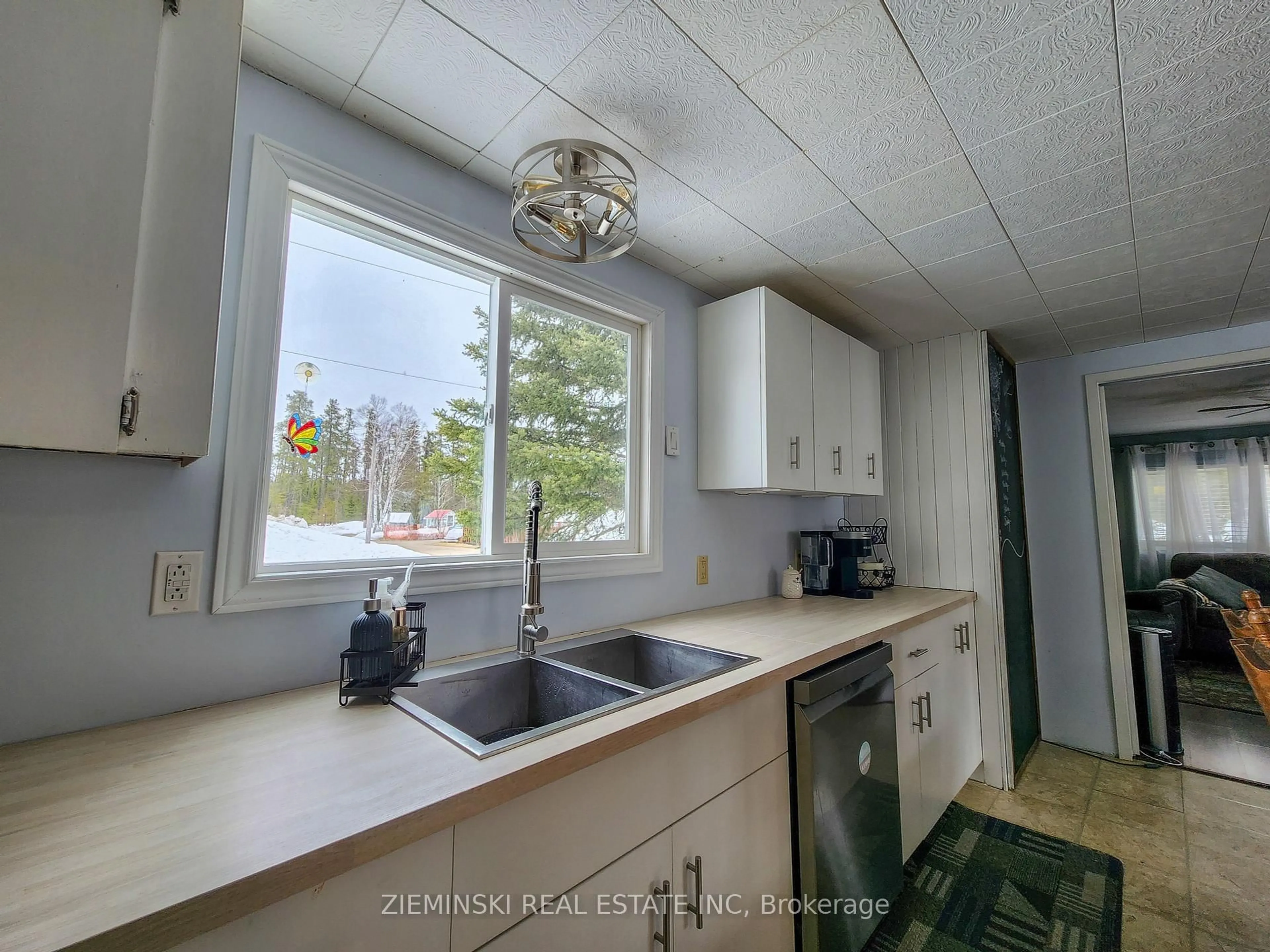 Standard kitchen, unknown for 21-8885 11 Highway, Iroquois Falls Ontario P0K 1G0