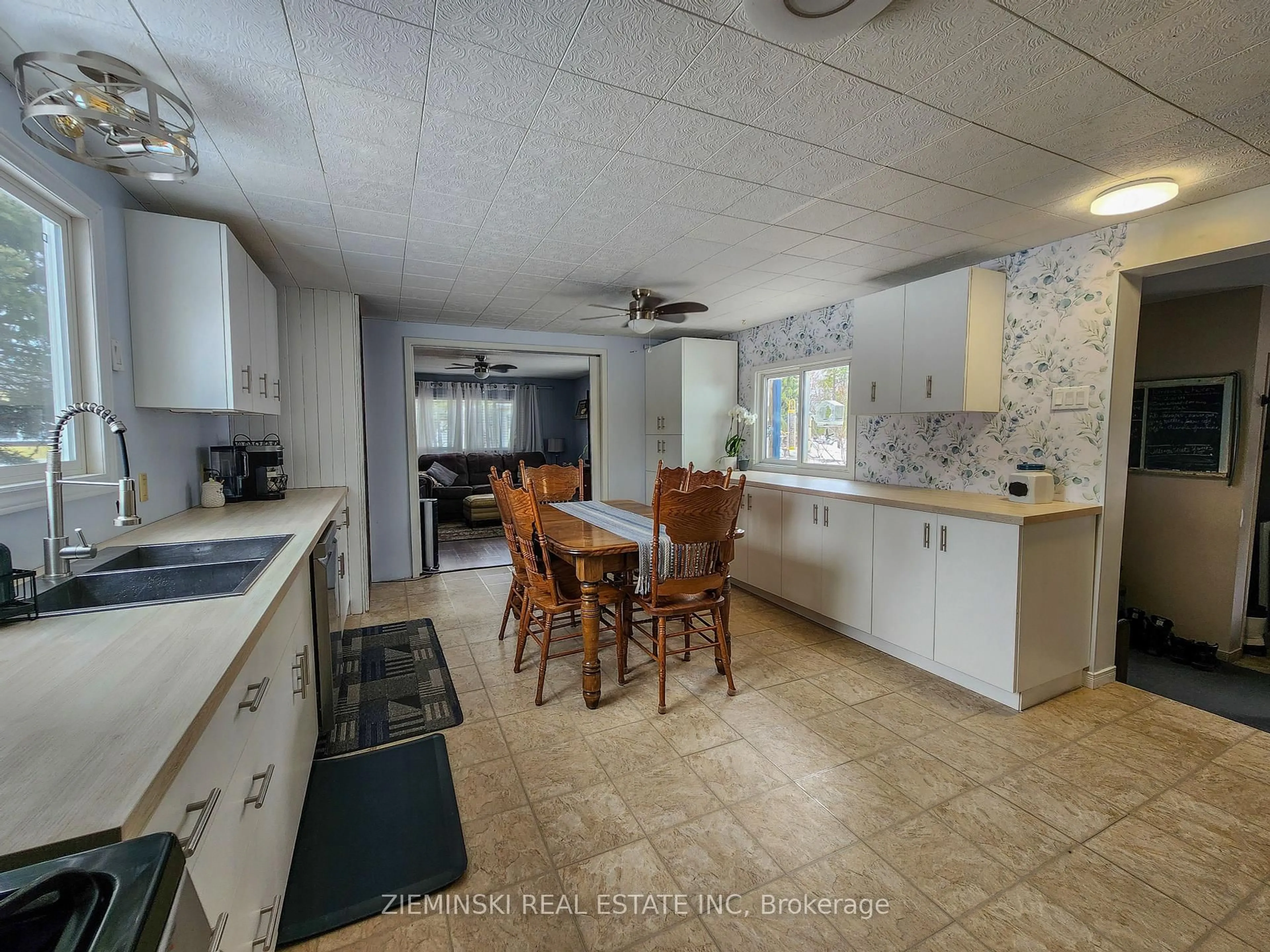 Open concept kitchen, ceramic/tile floor for 21-8885 11 Highway, Iroquois Falls Ontario P0K 1G0