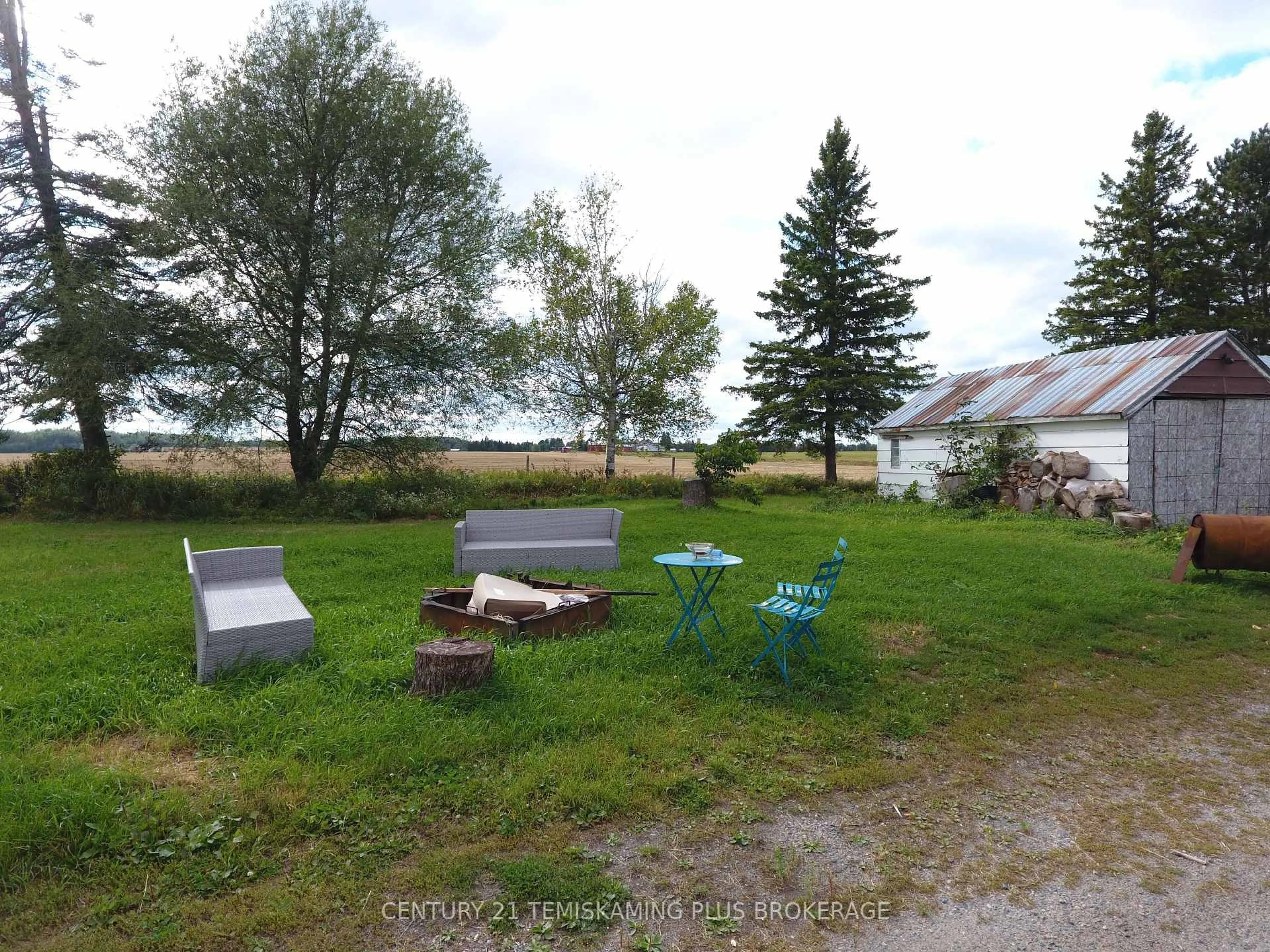 Patio, unknown for 253156 Roger's Rd, Englehart Ontario P0J 1H0