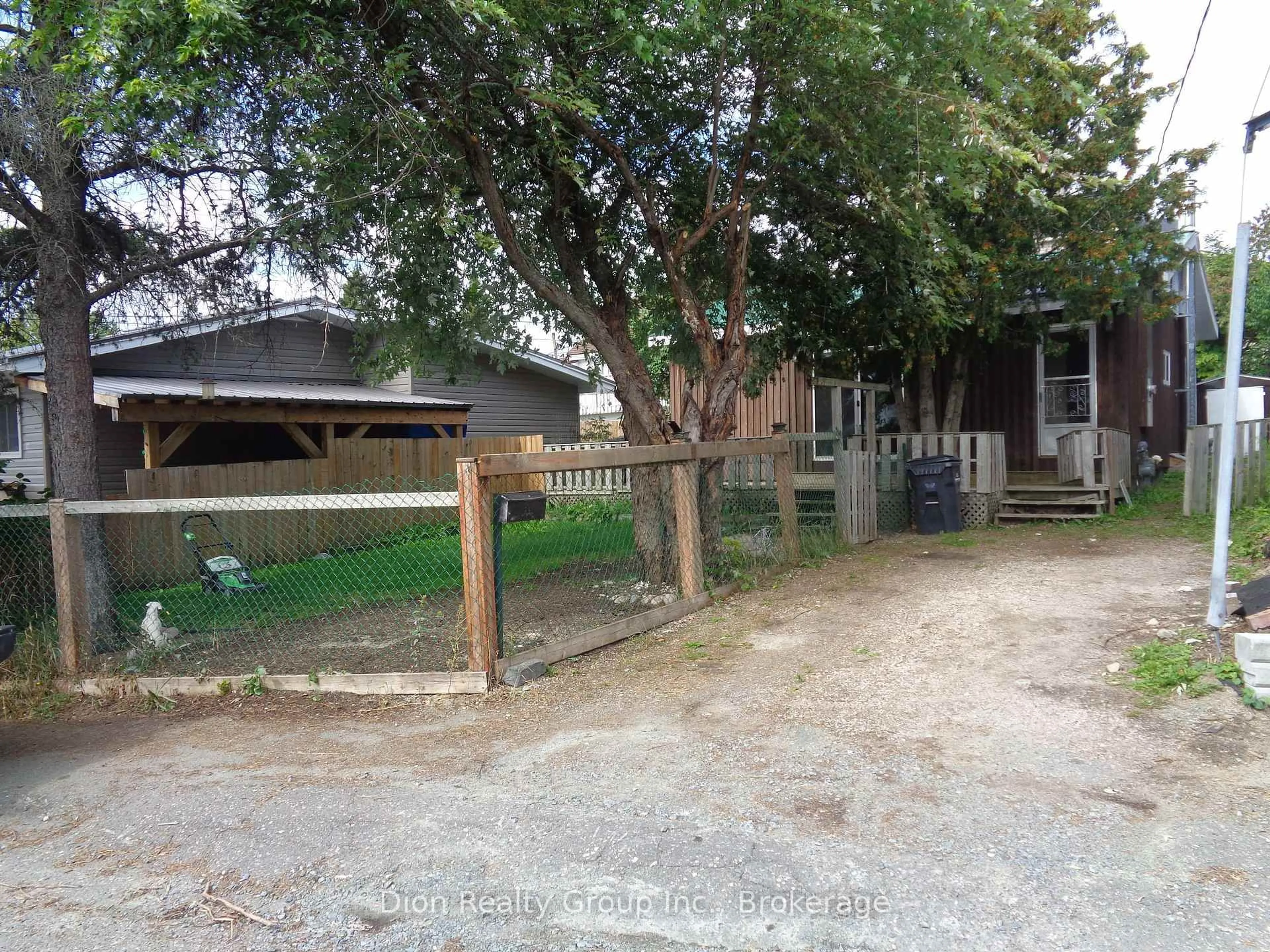 A pic from outside/outdoor area/front of a property/back of a property/a pic from drone, street for 20 Dixon Ave, Kirkland Lake Ontario P2N 1W4