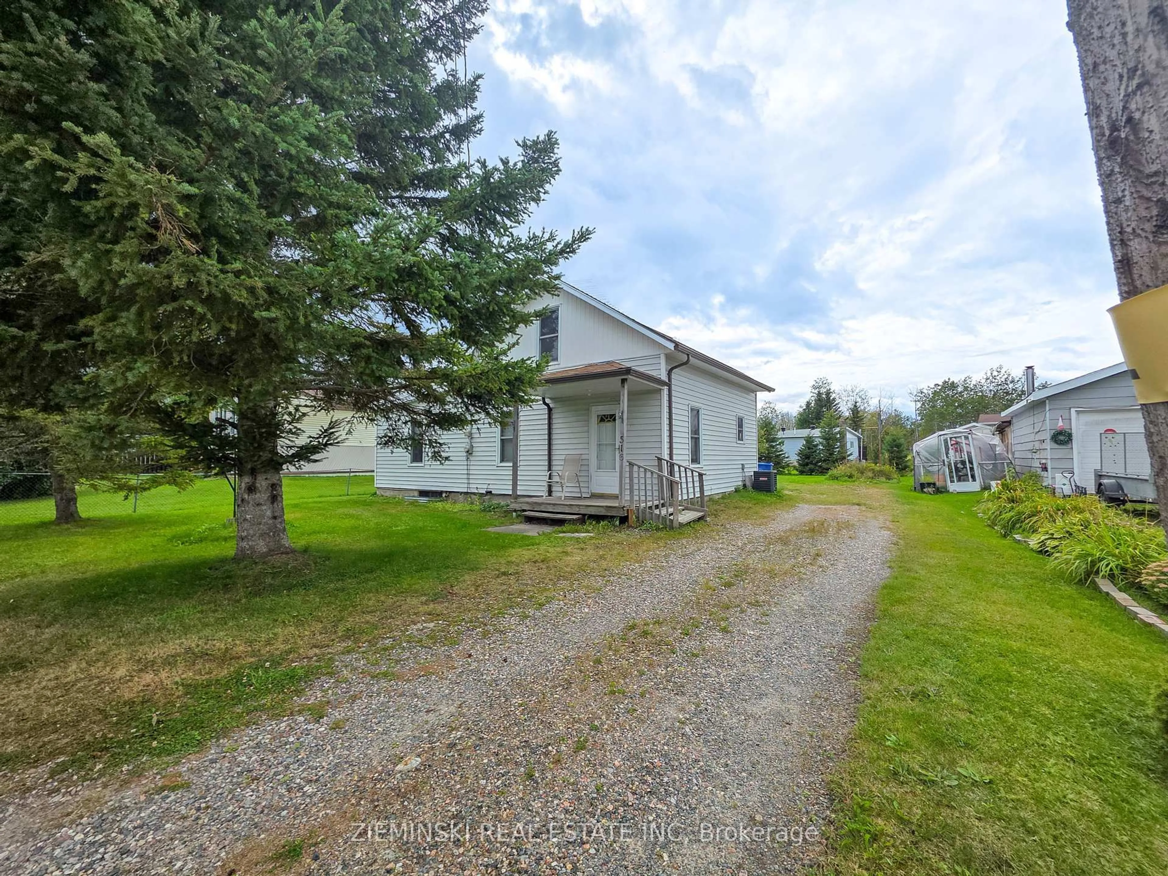 A pic from outside/outdoor area/front of a property/back of a property/a pic from drone, unknown for 516 Principale St (val Gagne), Black River-Matheson Ontario P0K 1W0