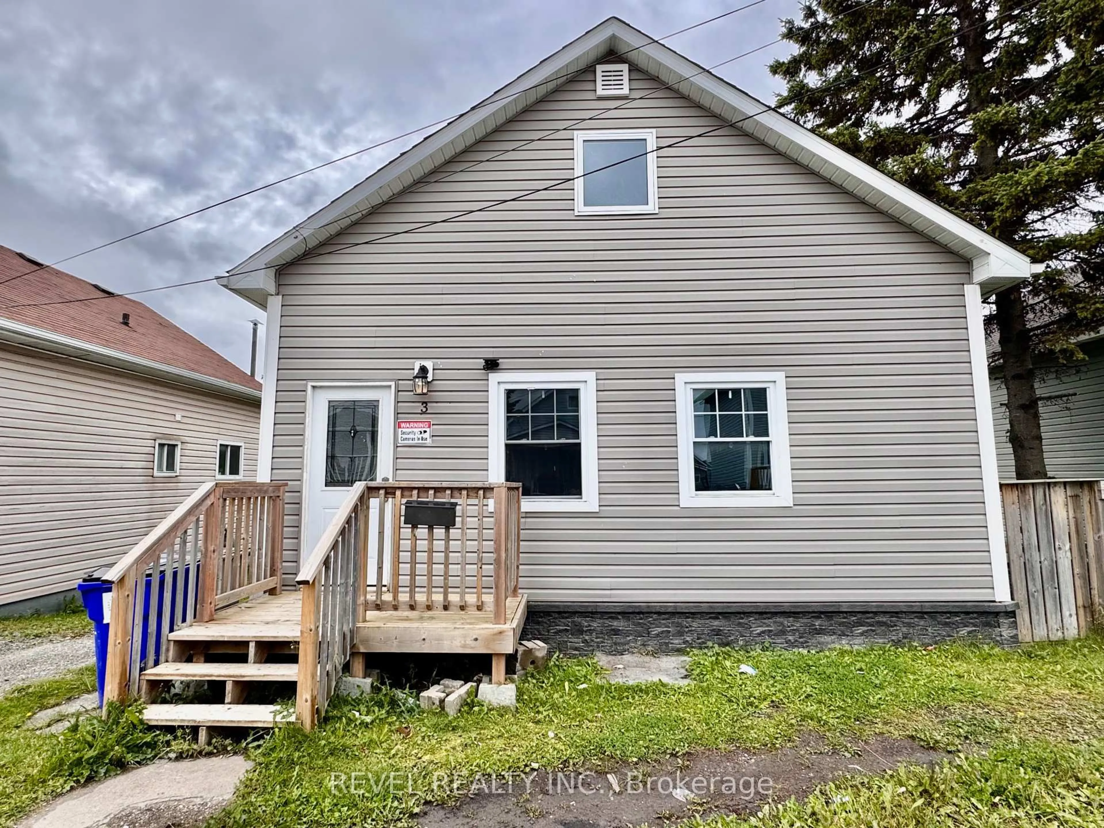 Home with vinyl exterior material, street for 3 Borden Ave, Timmins Ontario P4N 4E6