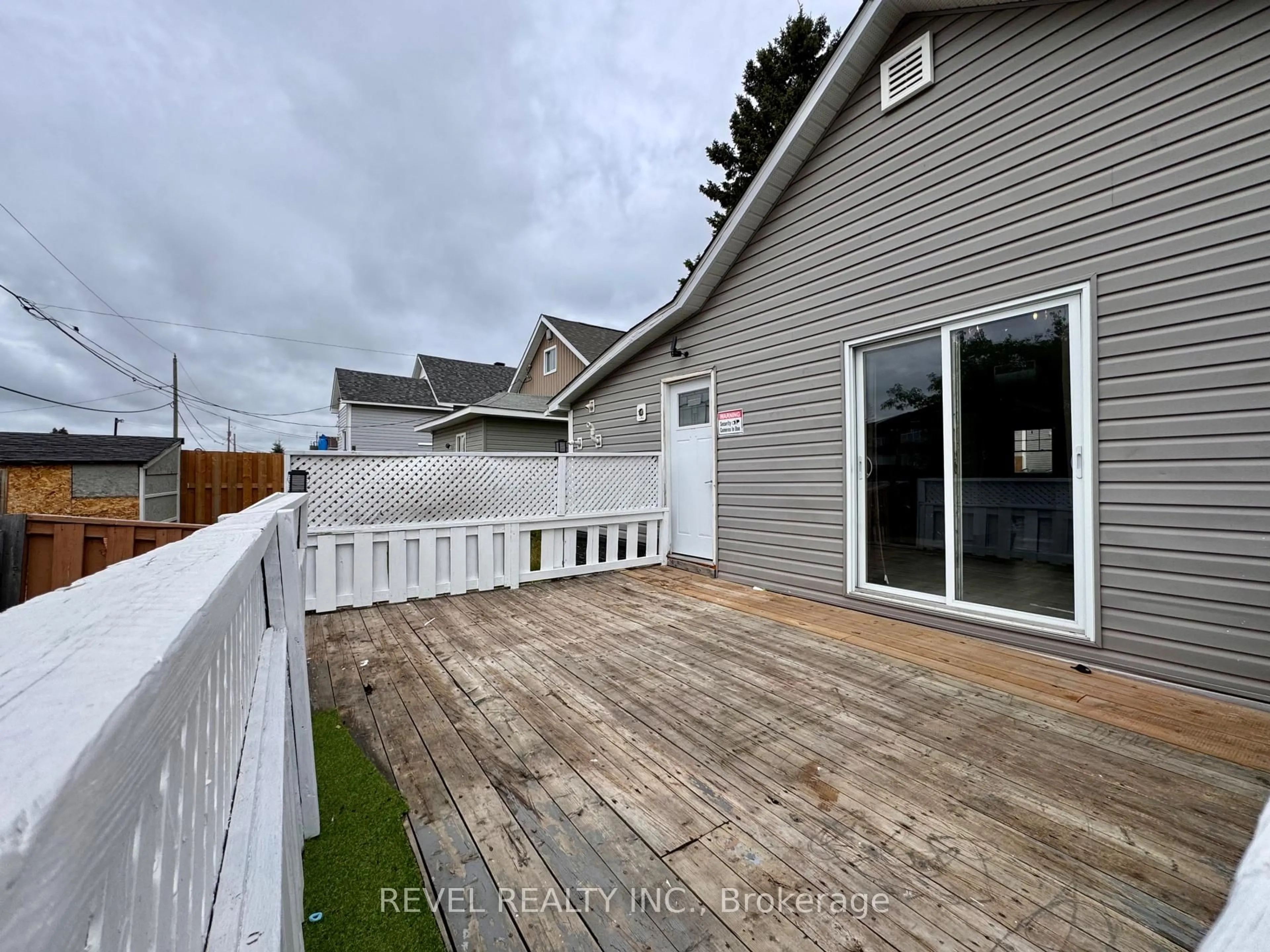 Unknown for 3 Borden Ave, Timmins Ontario P4N 4E6