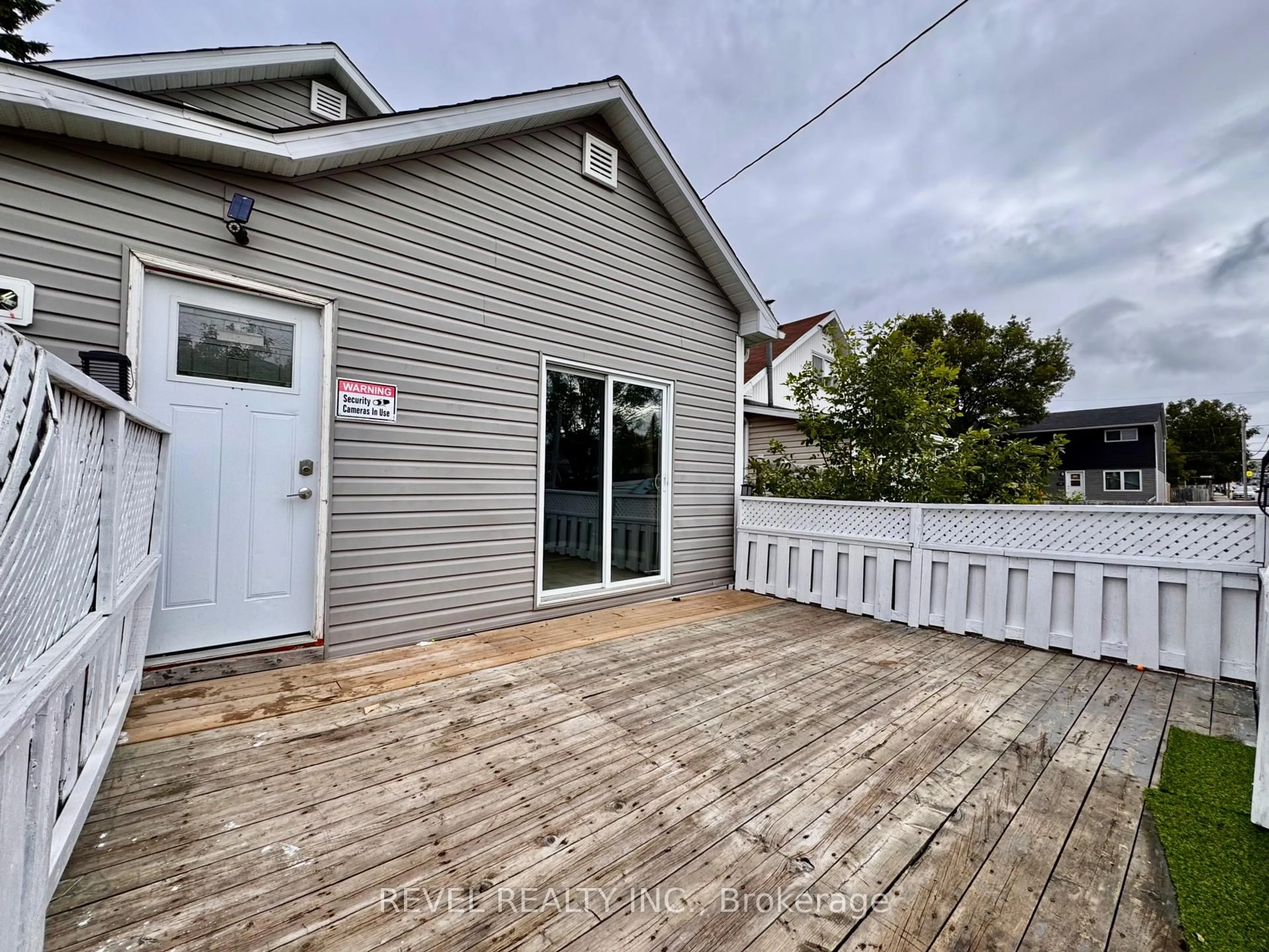 Unknown for 3 Borden Ave, Timmins Ontario P4N 4E6