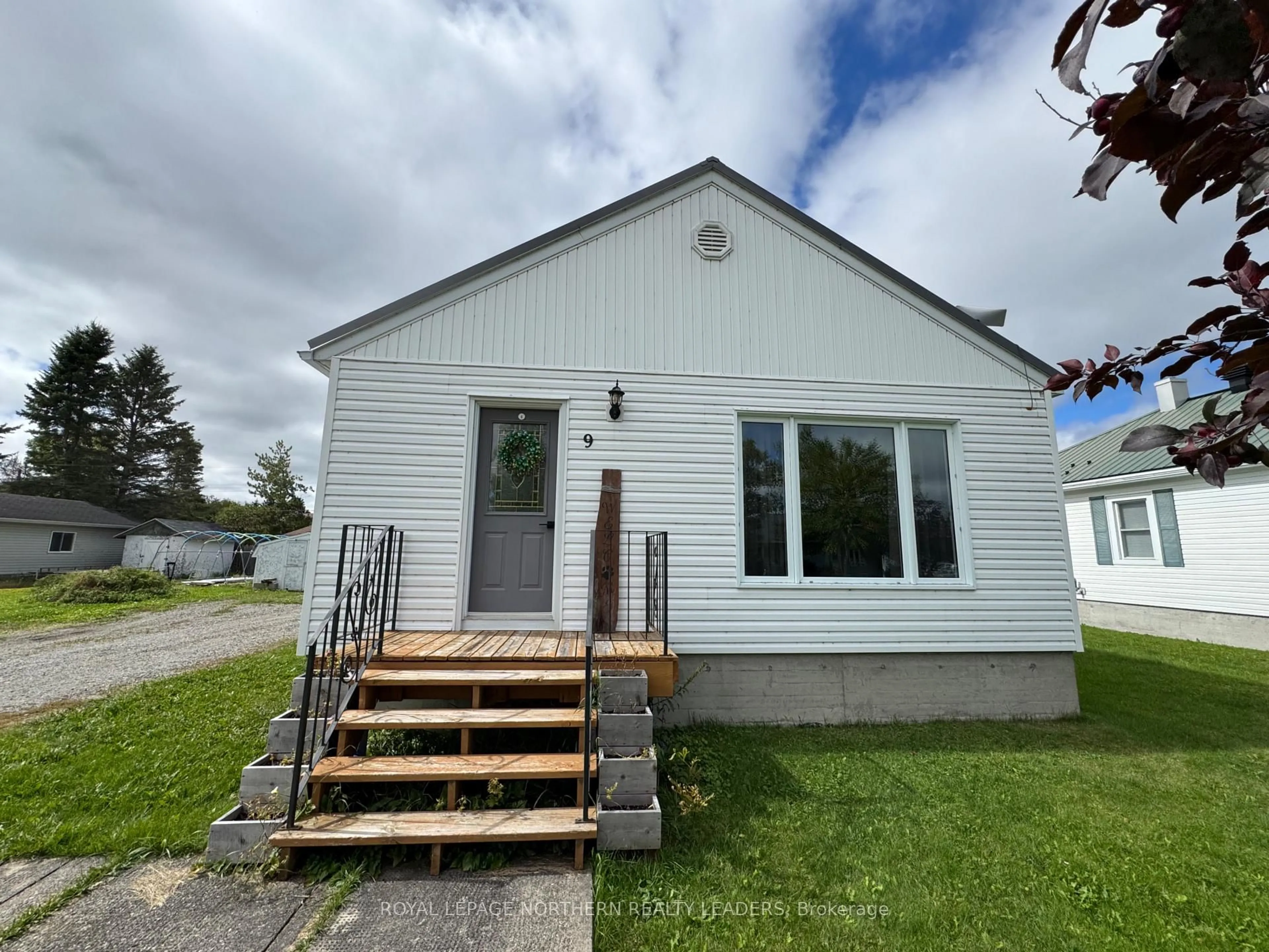 Unknown for 7&9 Quinn Cres, Black River-Matheson Ontario P0K 1N0