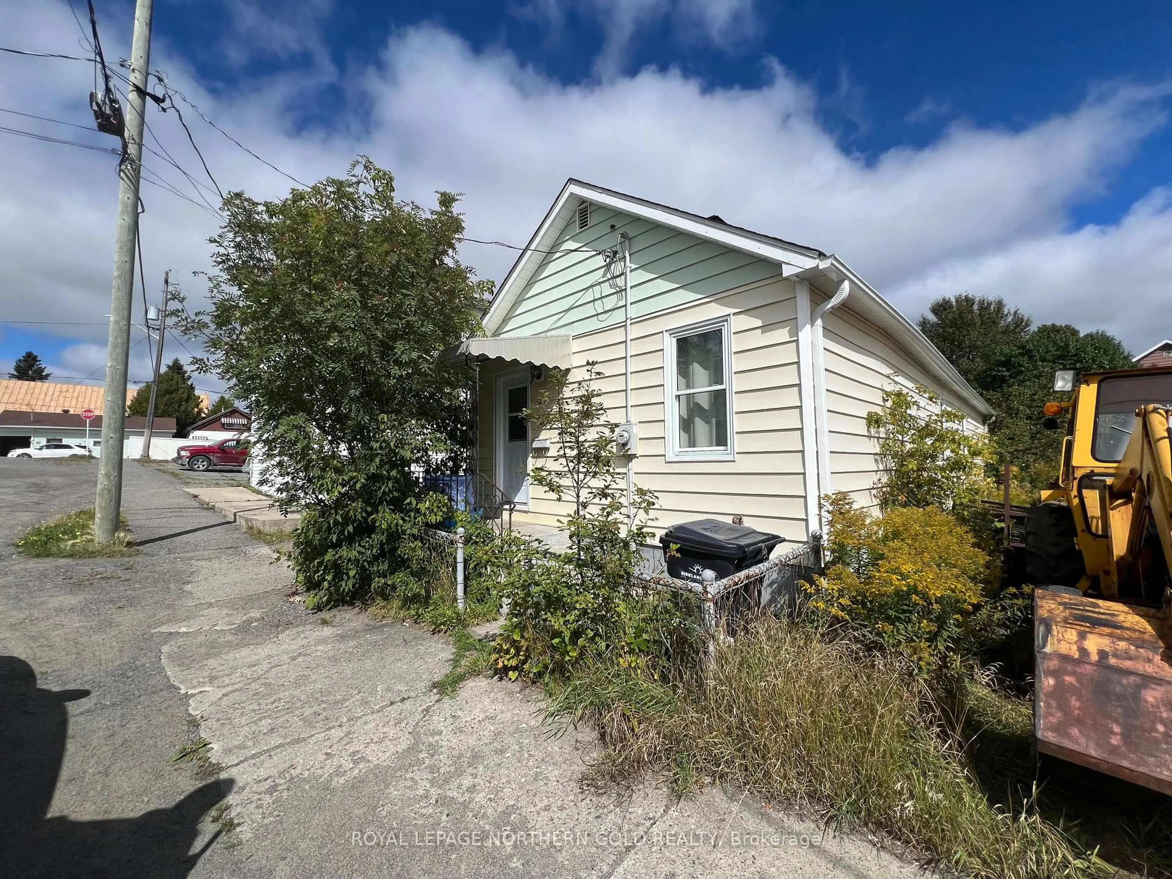 A pic from outside/outdoor area/front of a property/back of a property/a pic from drone, street for 44 Lebel Ave, Kirkland Lake Ontario P2N 2Y6
