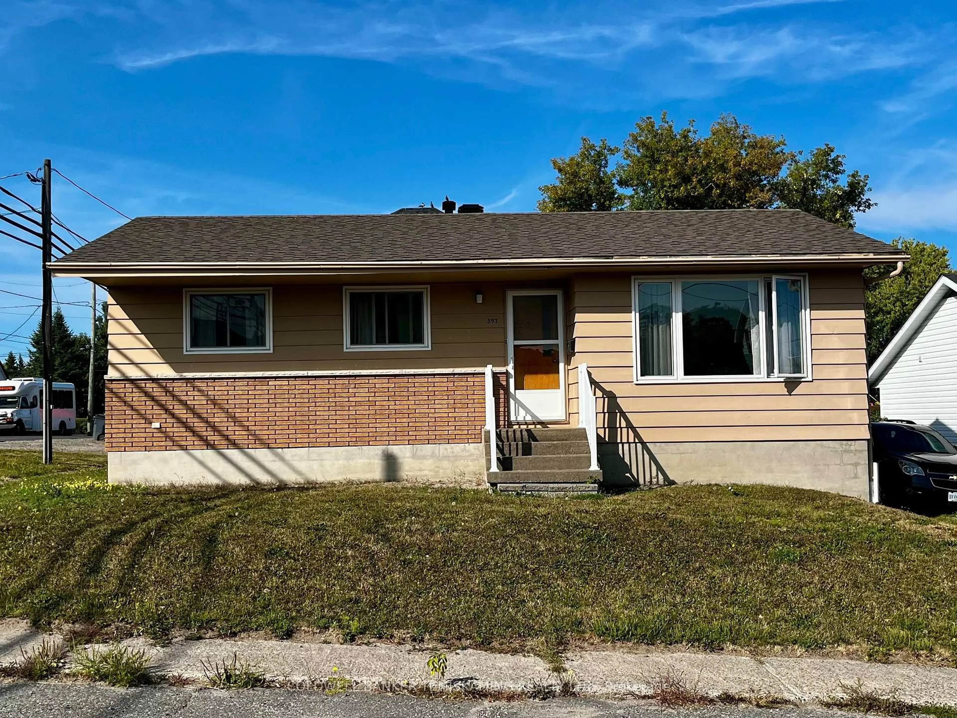Home with vinyl exterior material, street for 397 Russell St, Temiskaming Shores Ontario P0J 1K0