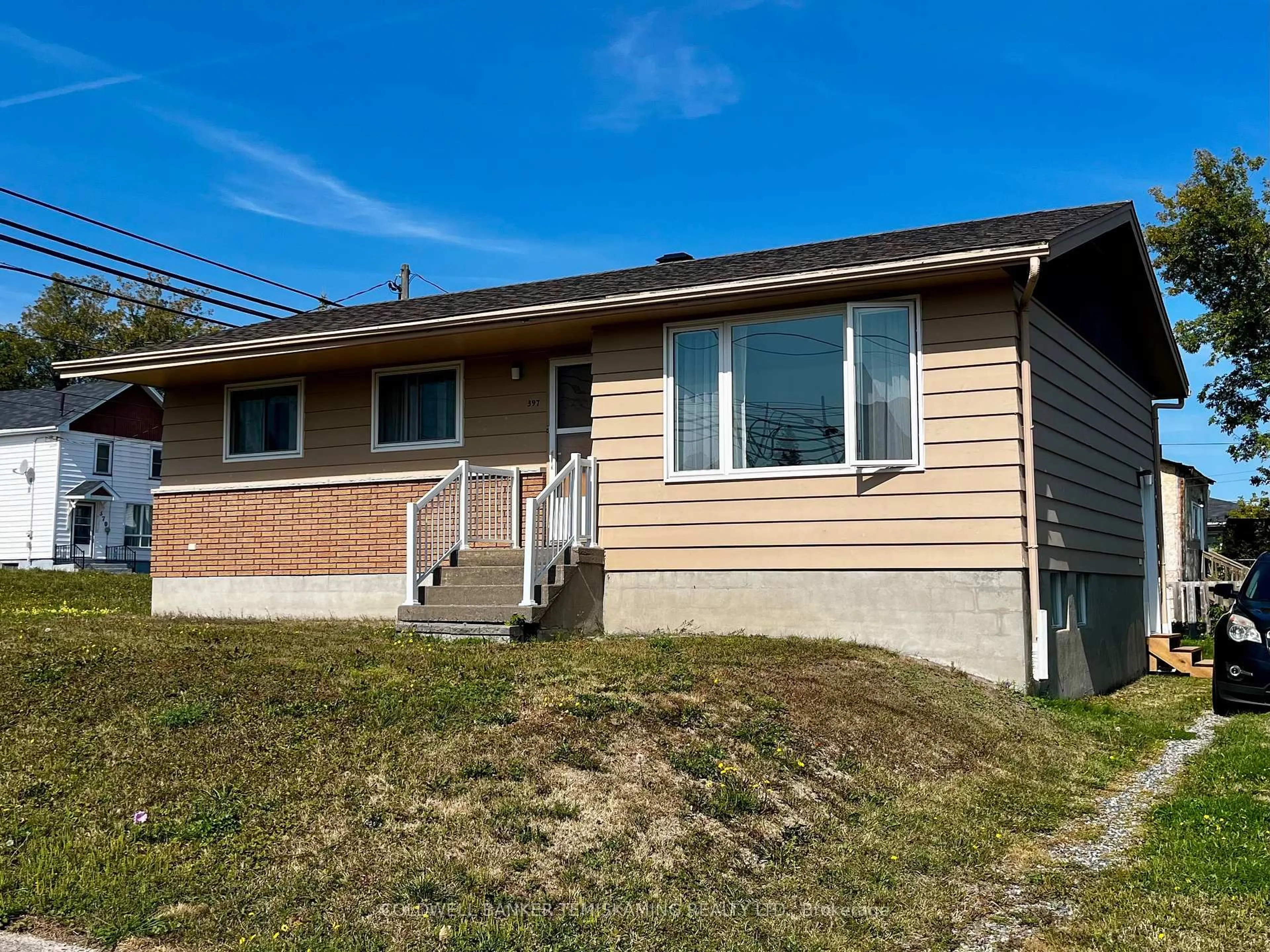 Home with vinyl exterior material, street for 397 Russell St, Temiskaming Shores Ontario P0J 1K0