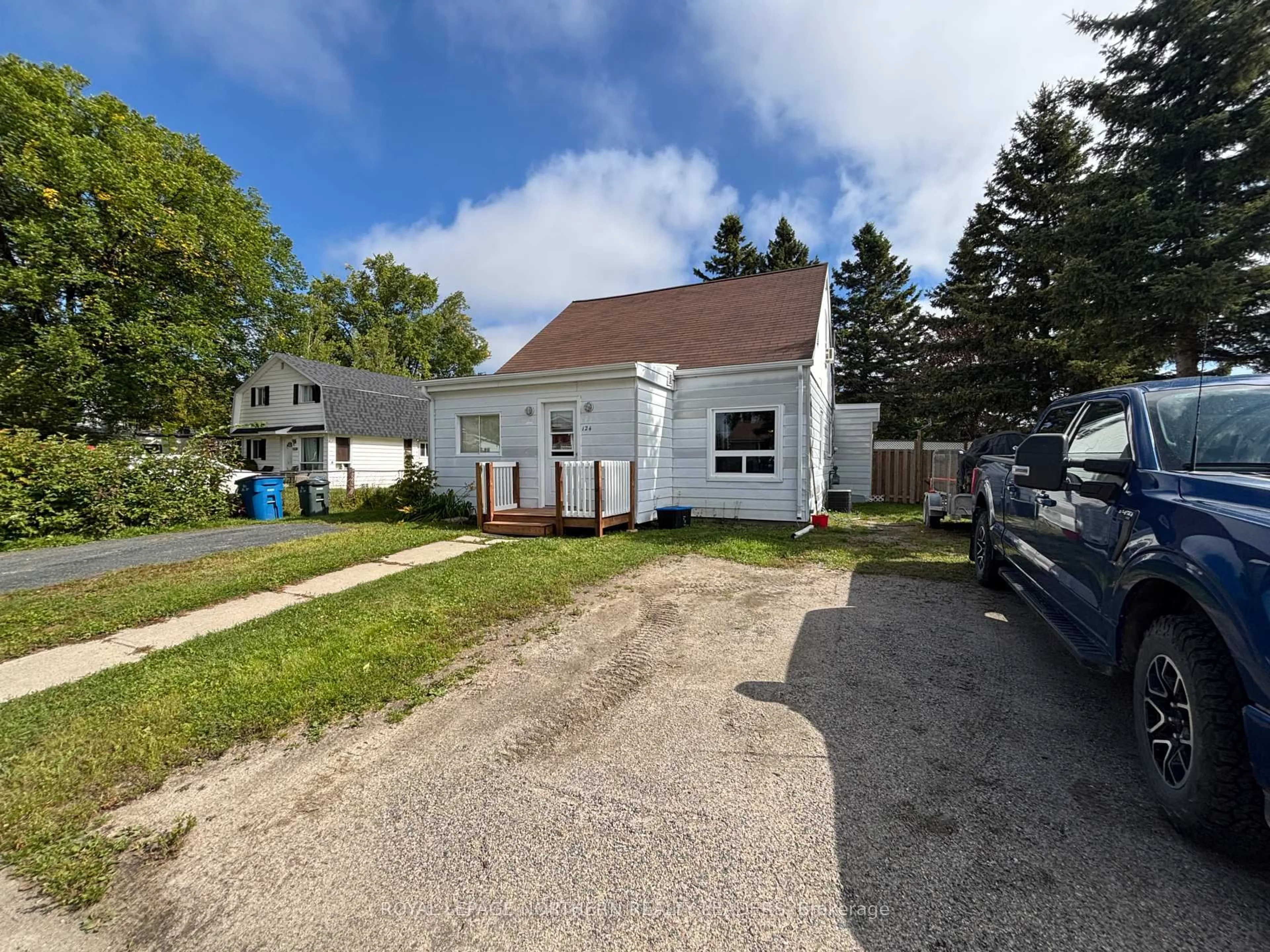 A pic from outside/outdoor area/front of a property/back of a property/a pic from drone, street for 124 Fourteenth Ave, Cochrane Ontario P0L 1C0
