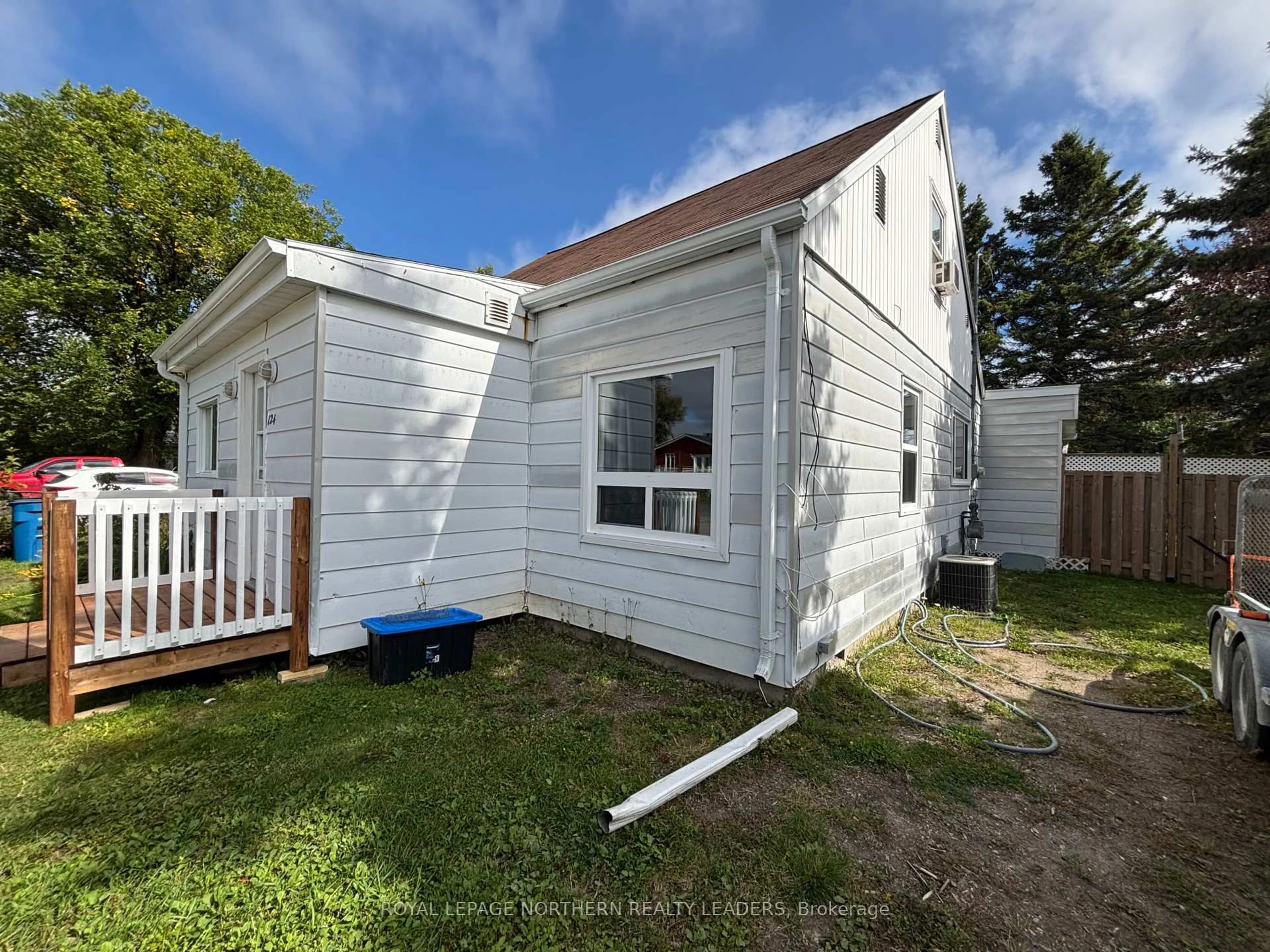 Unknown for 124 Fourteenth Ave, Cochrane Ontario P0L 1C0
