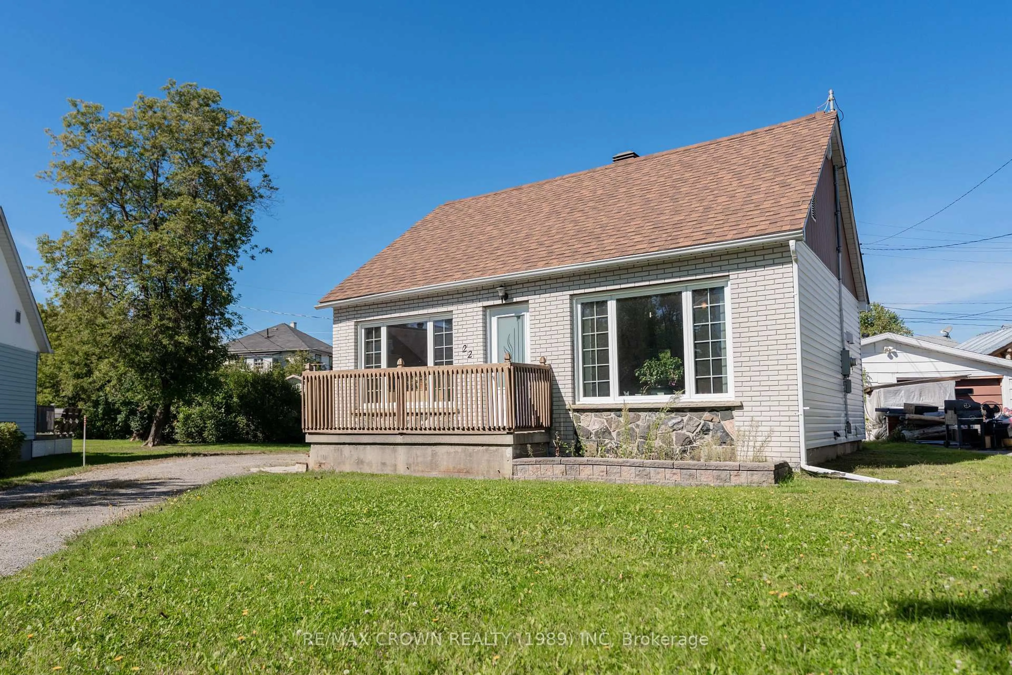 Home with vinyl exterior material, street for 22 Birch Rd, Kapuskasing Ontario P5N 1Z9