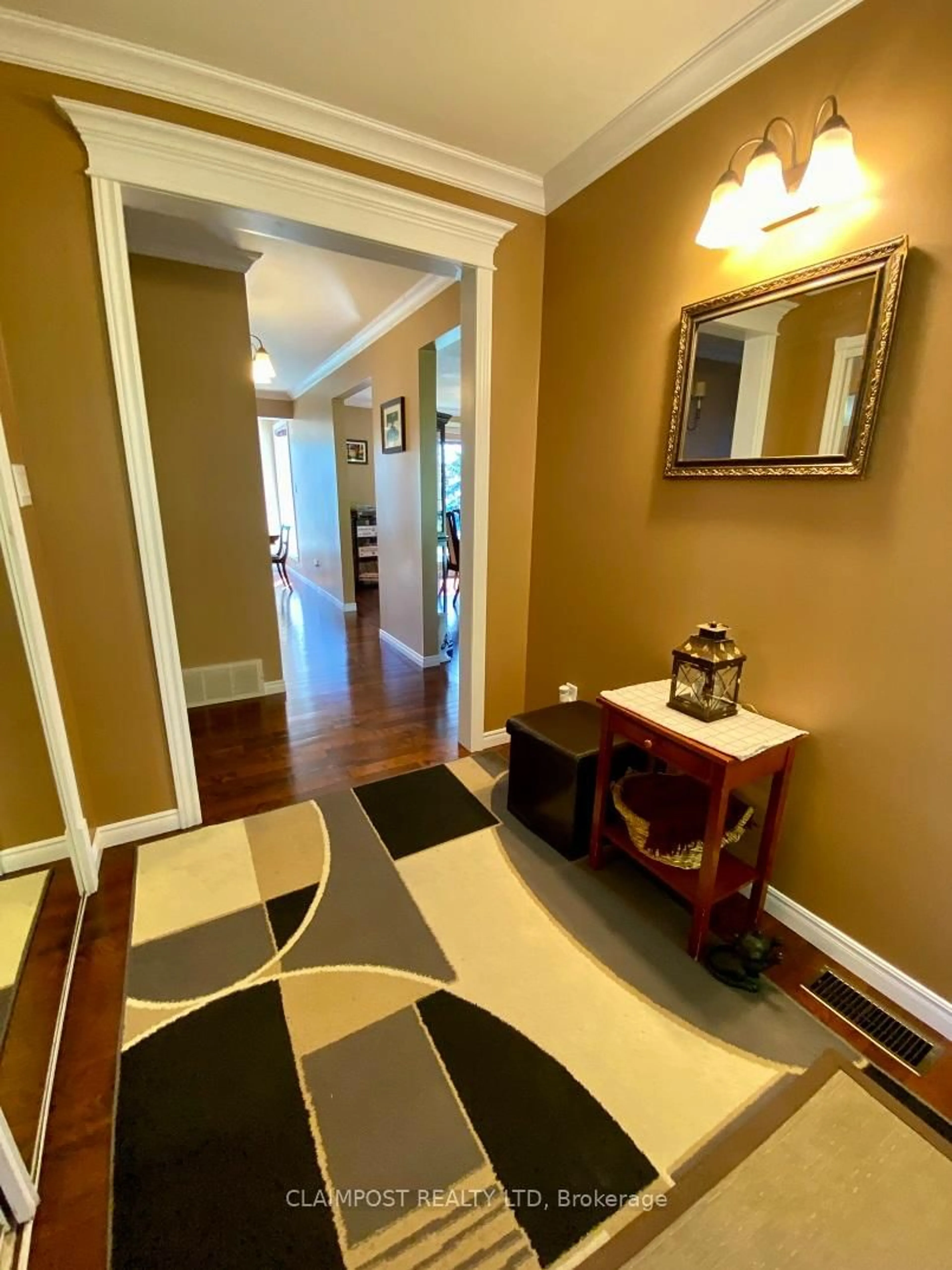 Indoor entryway for 2 Poplar Cres, Iroquois Falls Ontario P0K 1E0