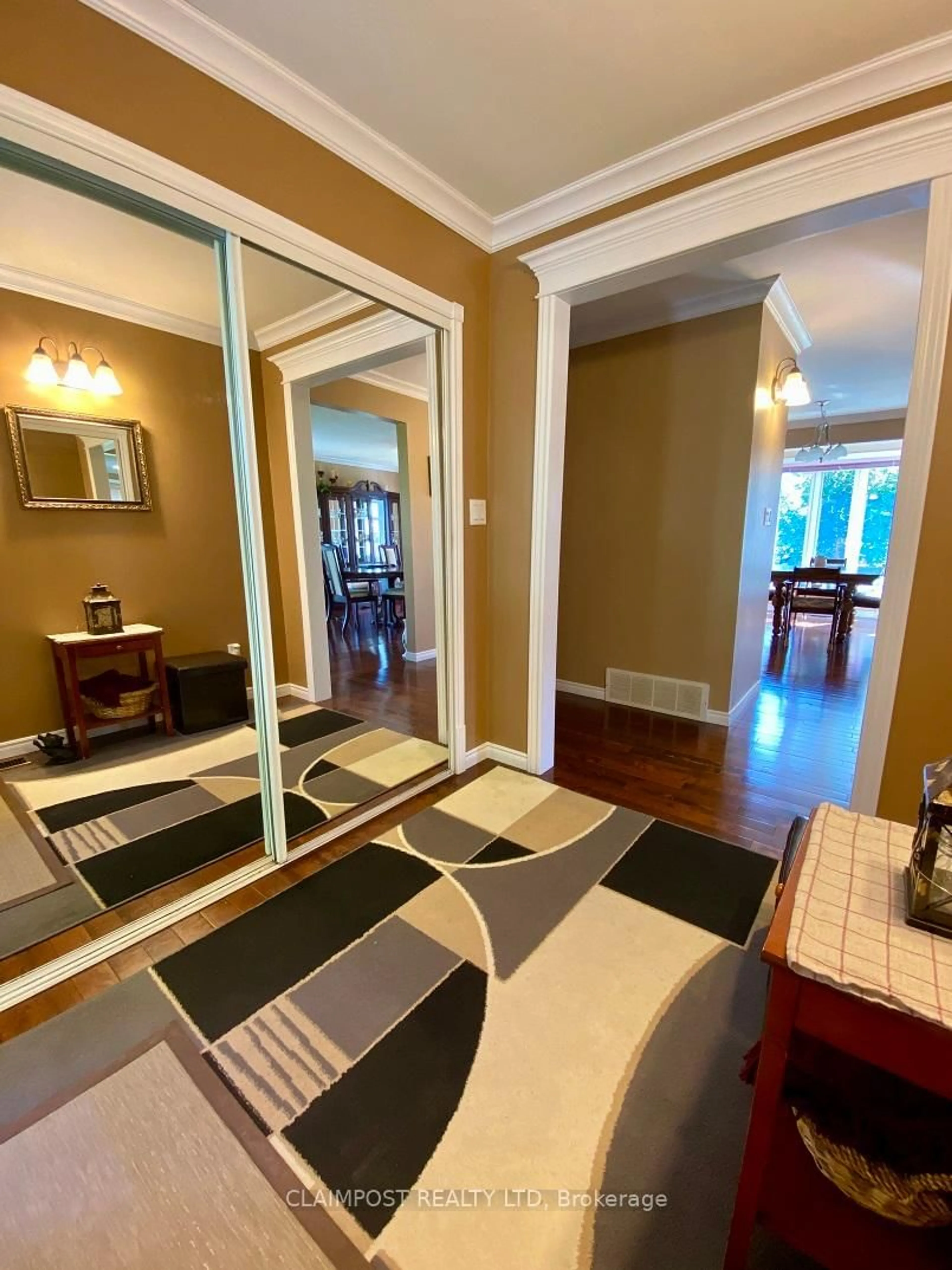 Indoor entryway for 2 Poplar Cres, Iroquois Falls Ontario P0K 1E0