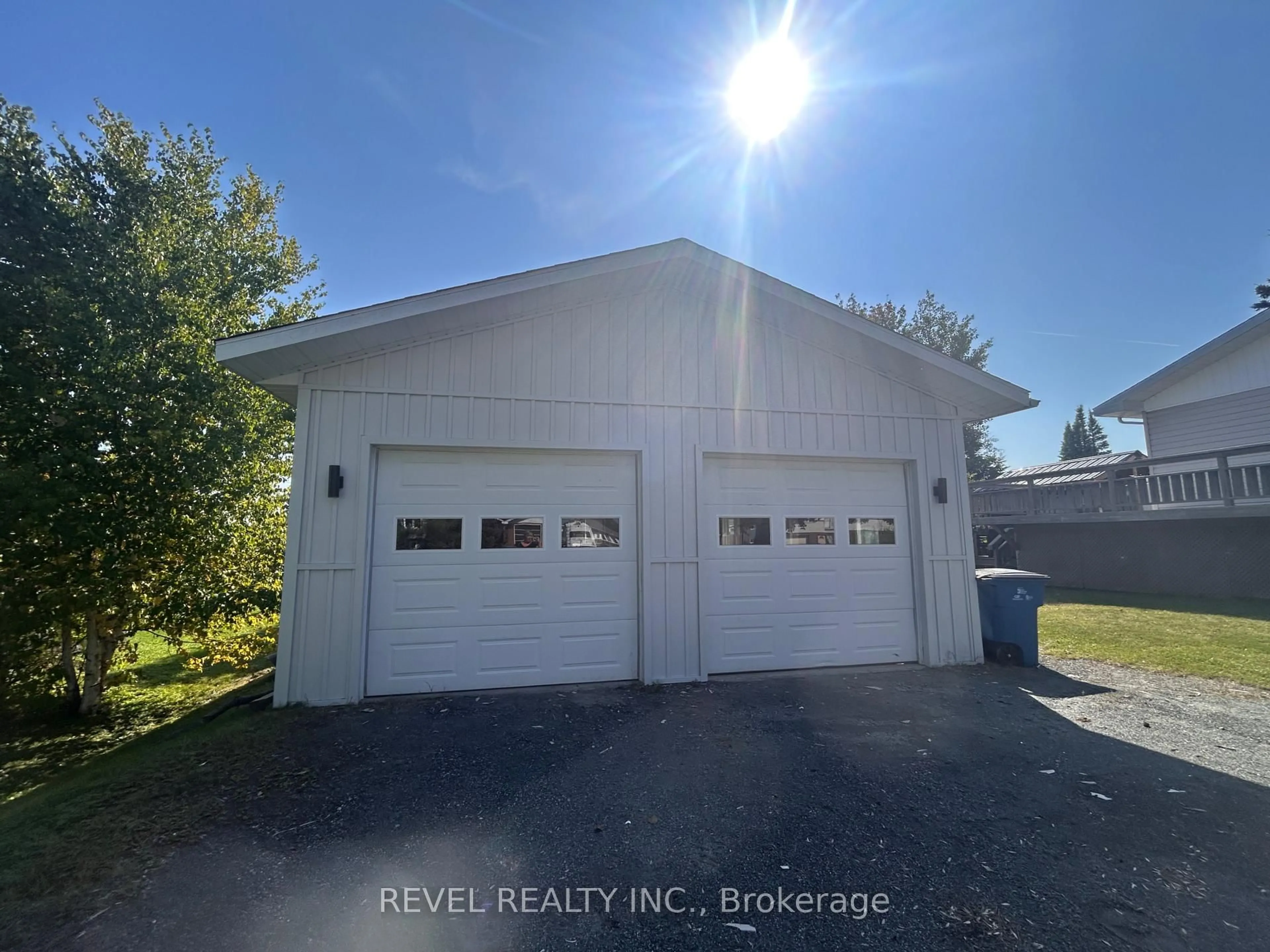 Indoor garage for 24 Cree Rd, Cochrane Ontario P0L 1C0