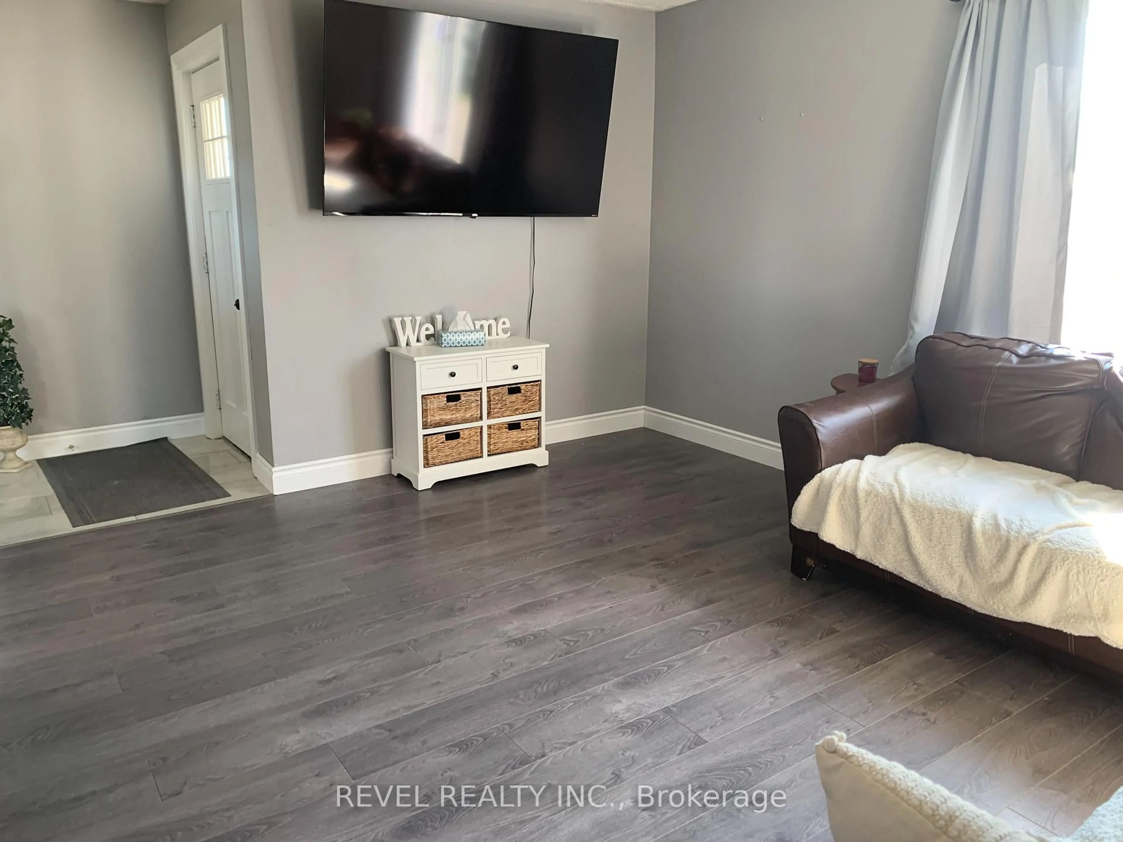 A pic of a room for 850 A Park Ave, Timmins Ontario P4N 3Y2