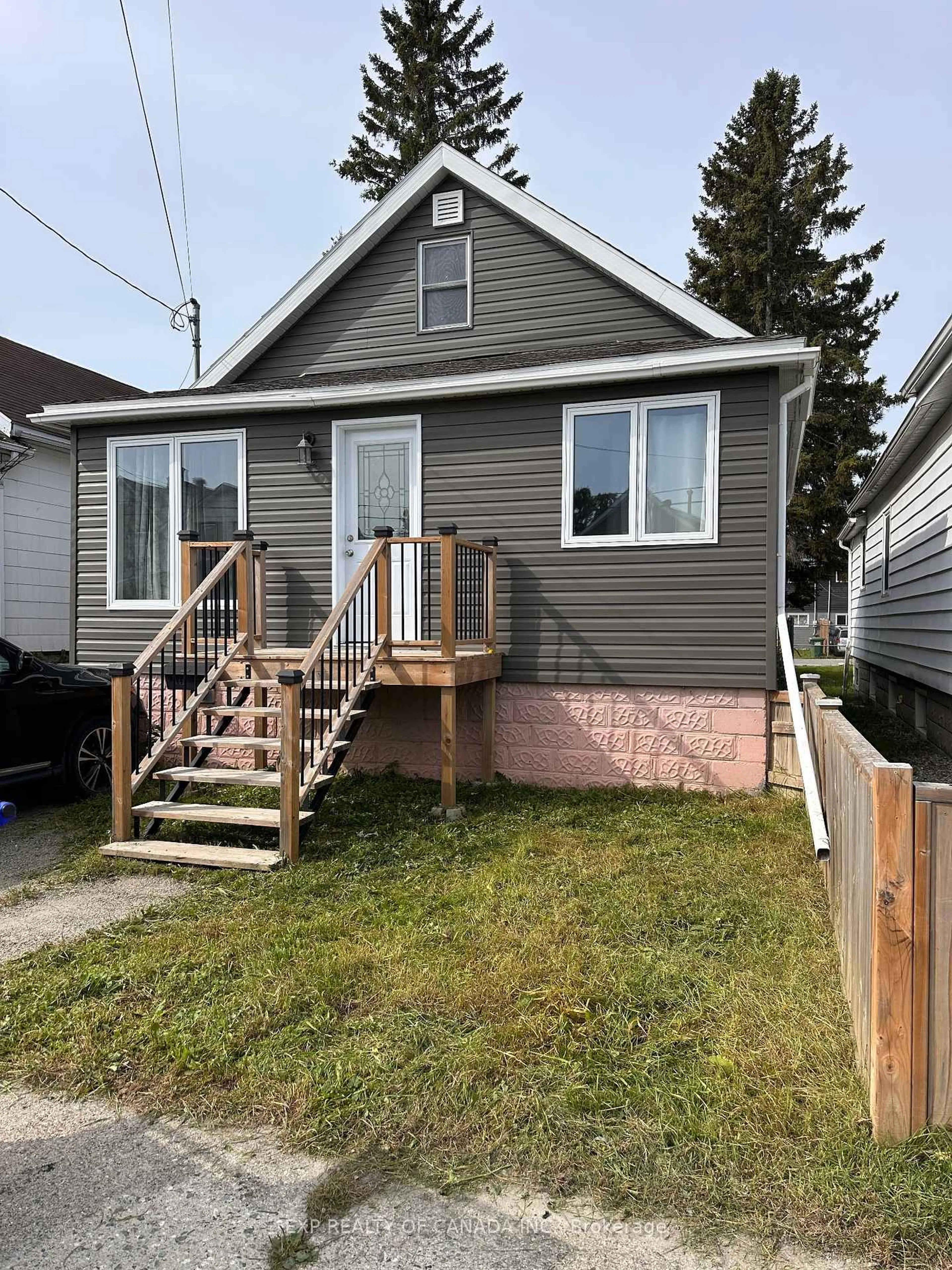 Home with vinyl exterior material, street for 141 Elm St, Timmins Ontario P4N 6A6