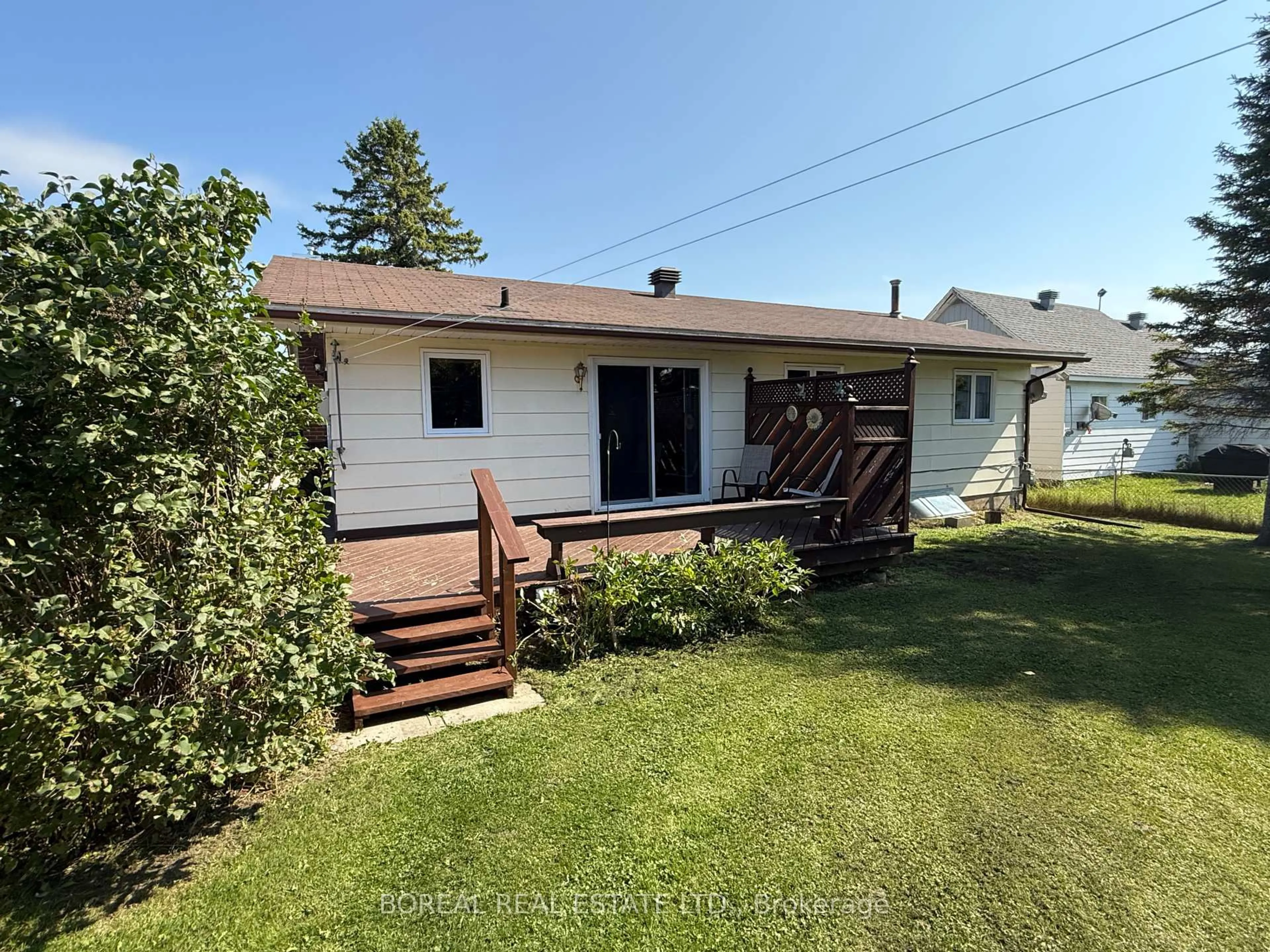 A pic from outside/outdoor area/front of a property/back of a property/a pic from drone, street for 51 Victoria Ave, Cochrane Ontario P0L 1C0