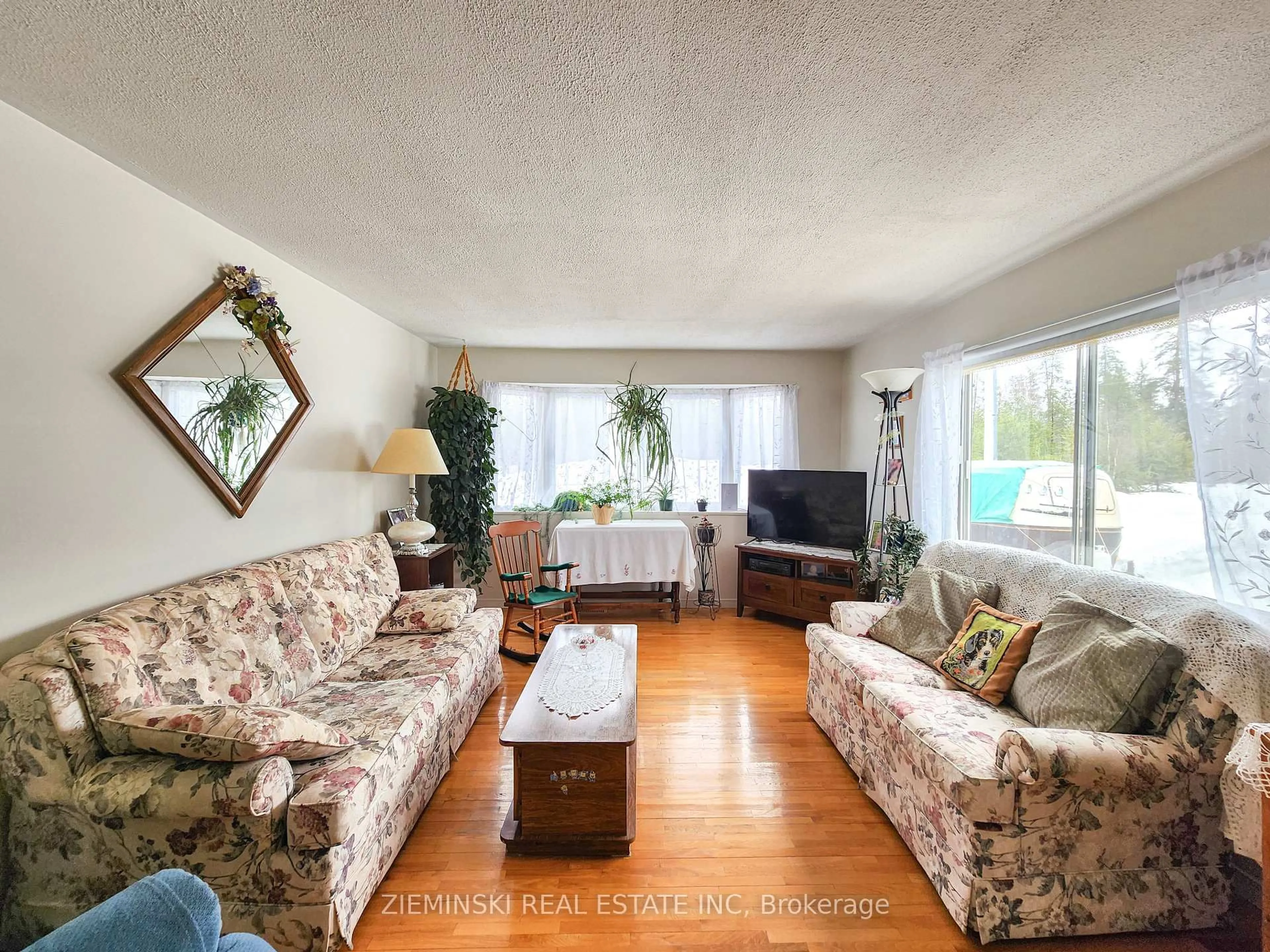 Living room with furniture, unknown for 9-8885 11 Highway, Iroquois Falls Ontario P0K 1G0