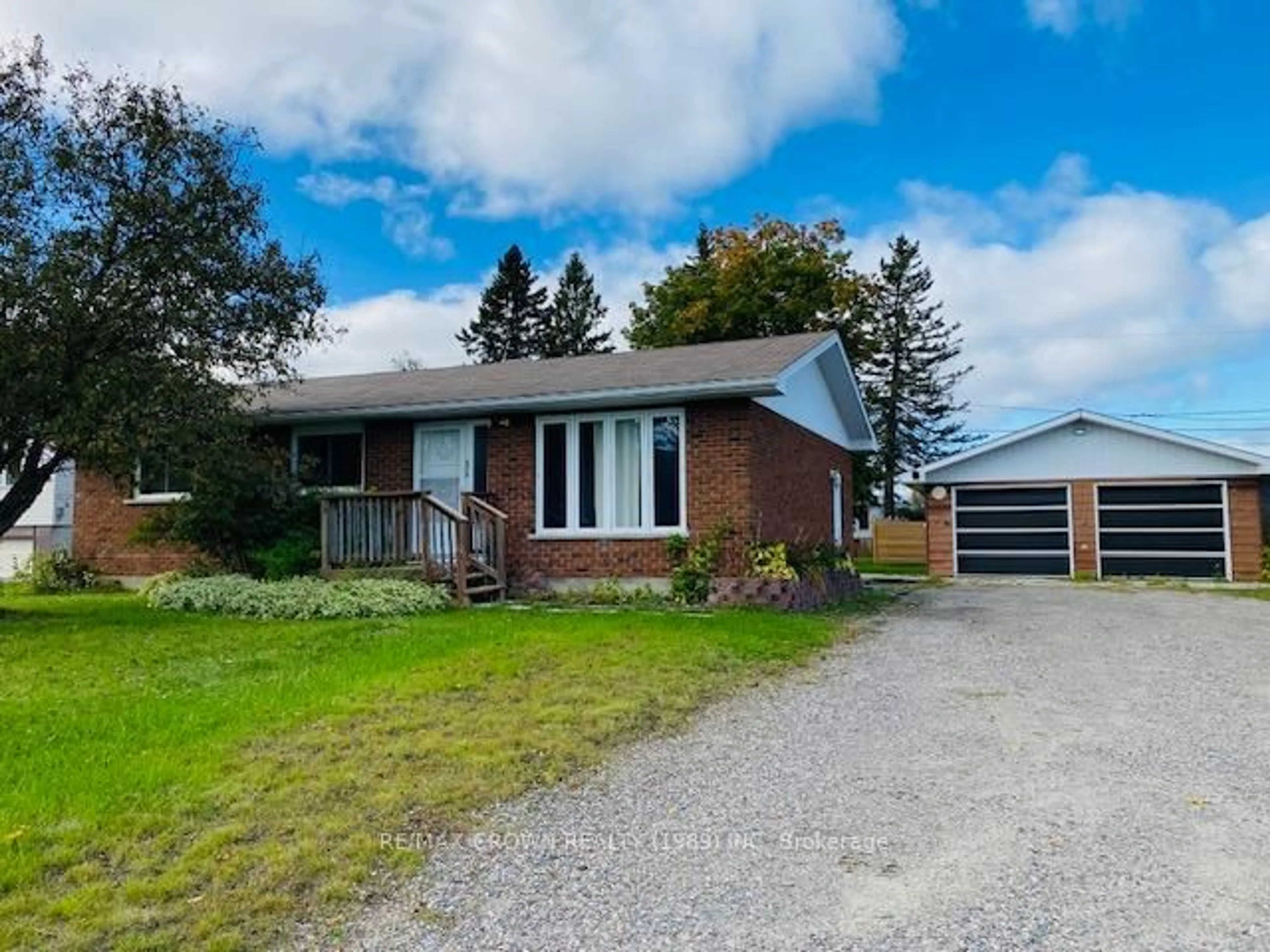 A pic from outside/outdoor area/front of a property/back of a property/a pic from drone, street for 35 Cree Rd, Cochrane Ontario P0L 1C0