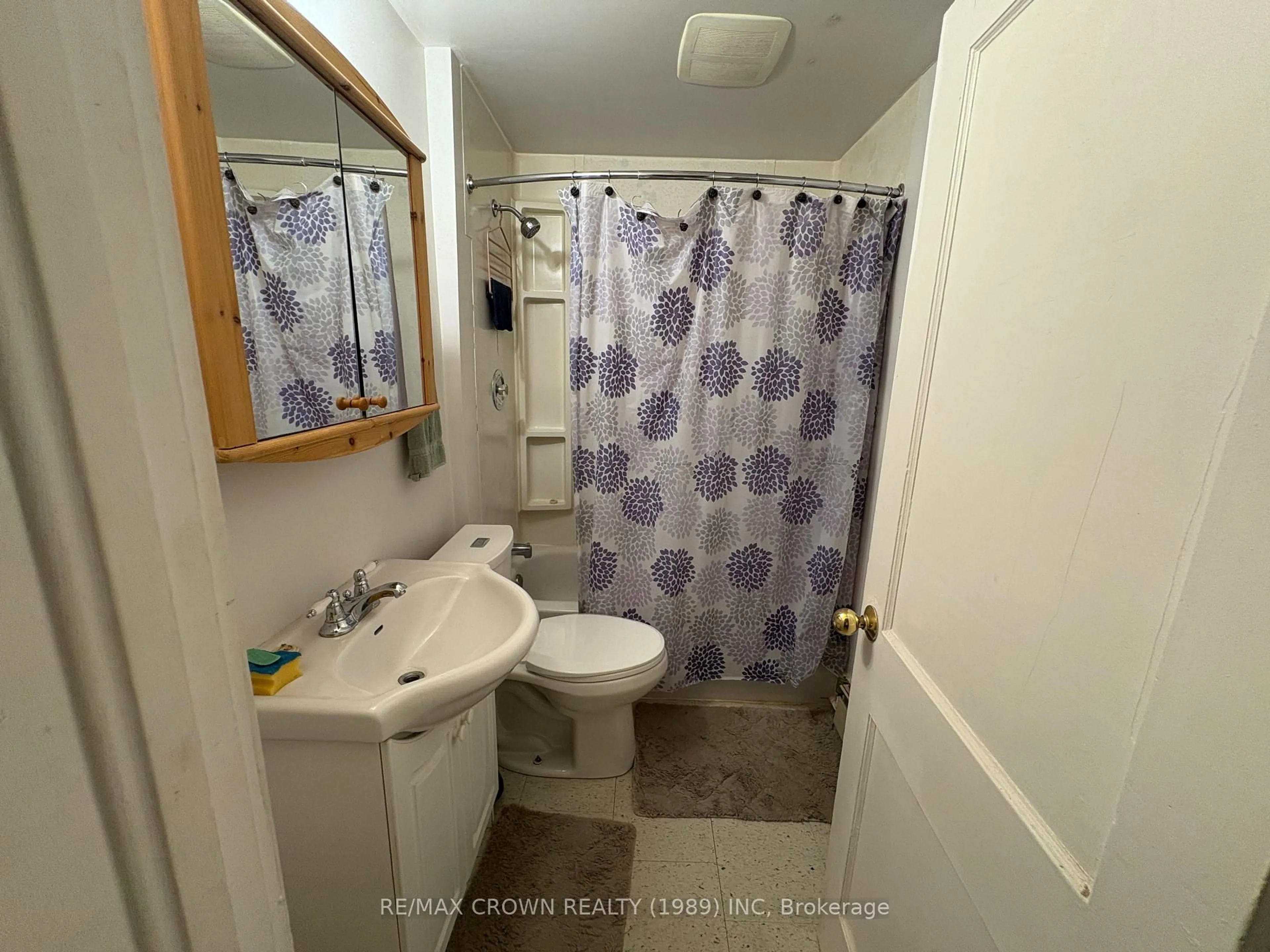 Standard bathroom, unknown for 69 McCamus Ave, Kirkland Lake Ontario P2N 2J7