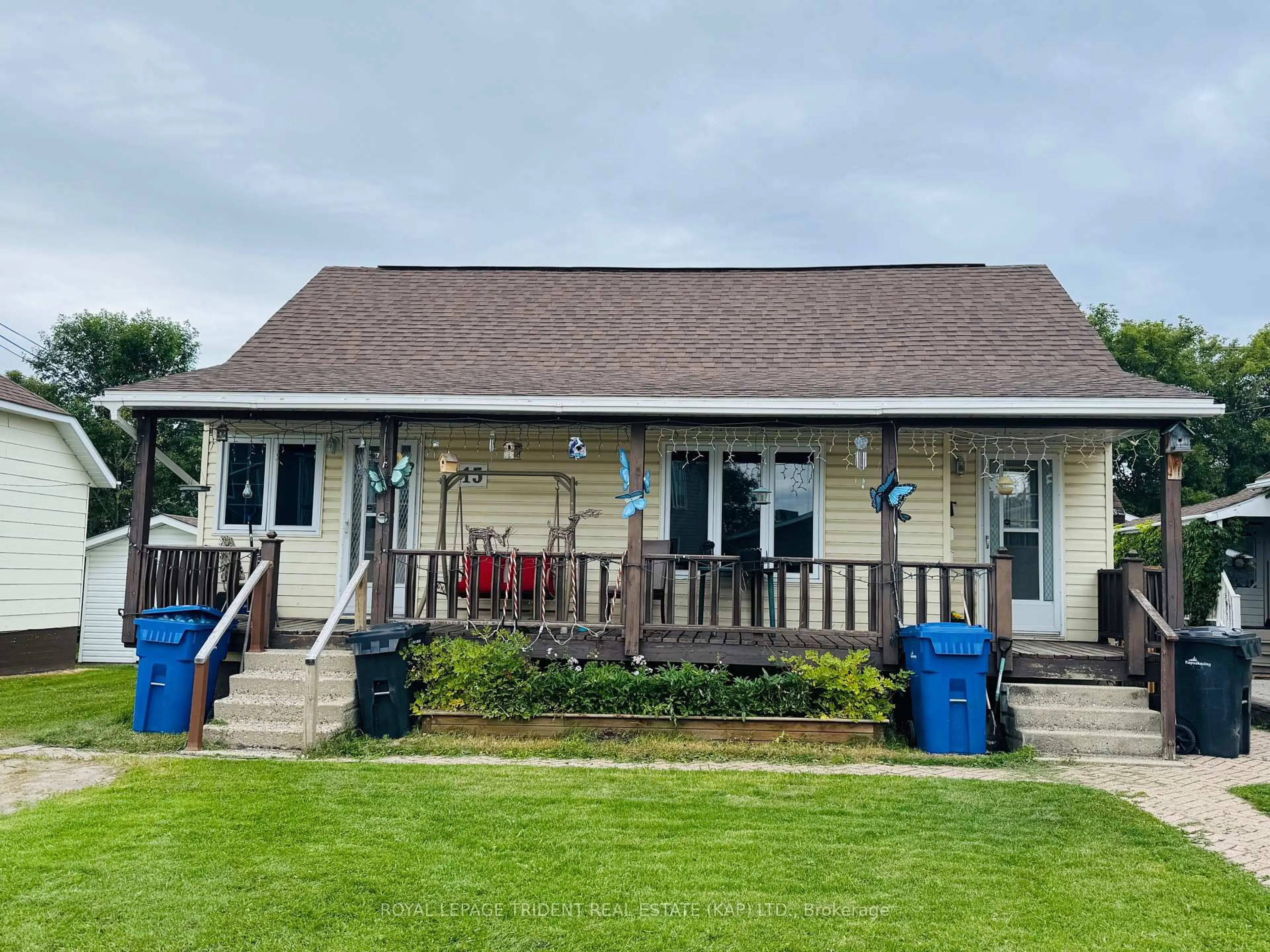 A pic from outside/outdoor area/front of a property/back of a property/a pic from drone, unknown for 15 Dallyn Ave, Kapuskasing Ontario P5N 1S4