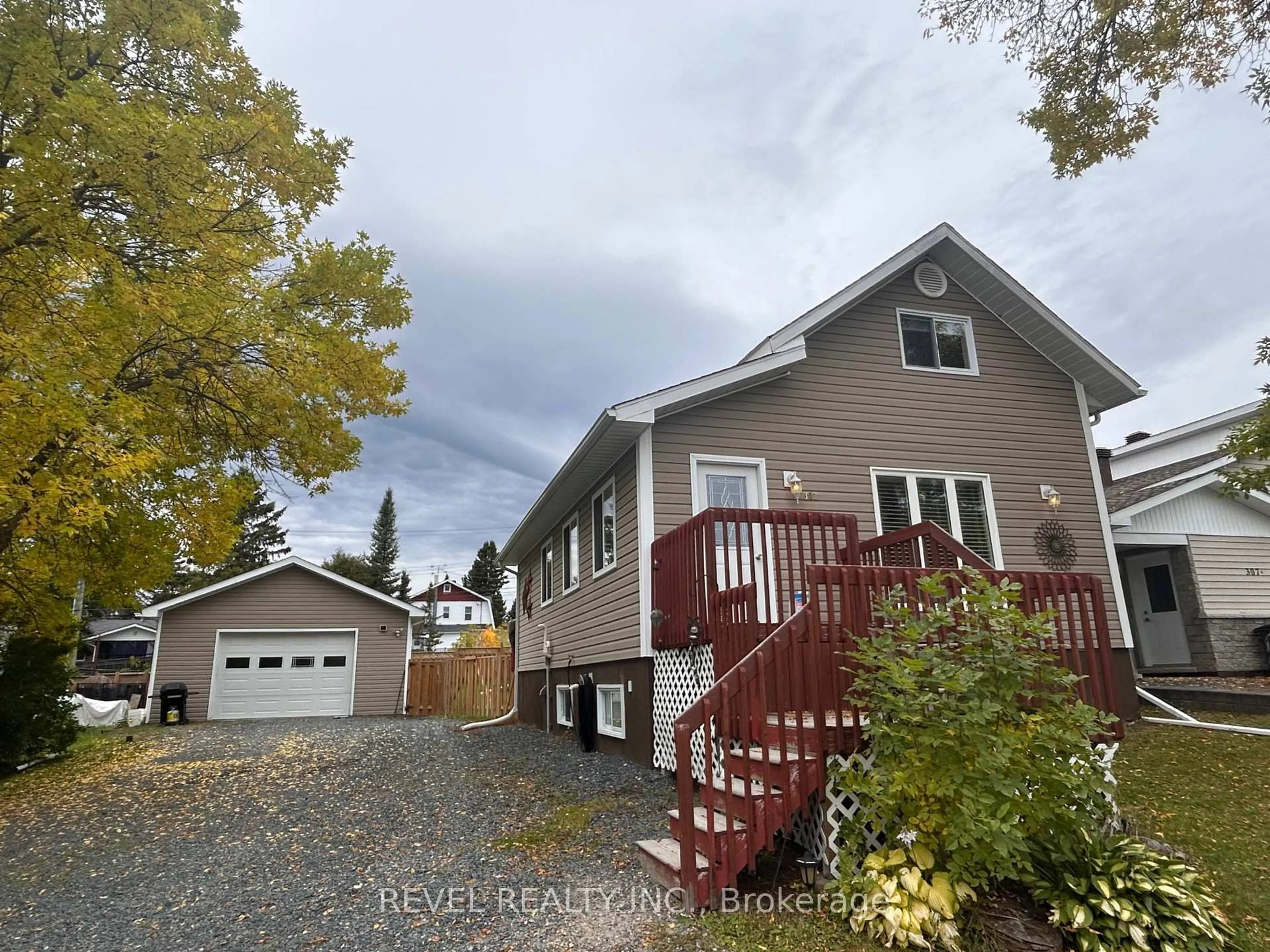 A pic from outside/outdoor area/front of a property/back of a property/a pic from drone, street for 303 Fourth Ave, Cochrane Ontario P0L 1C0