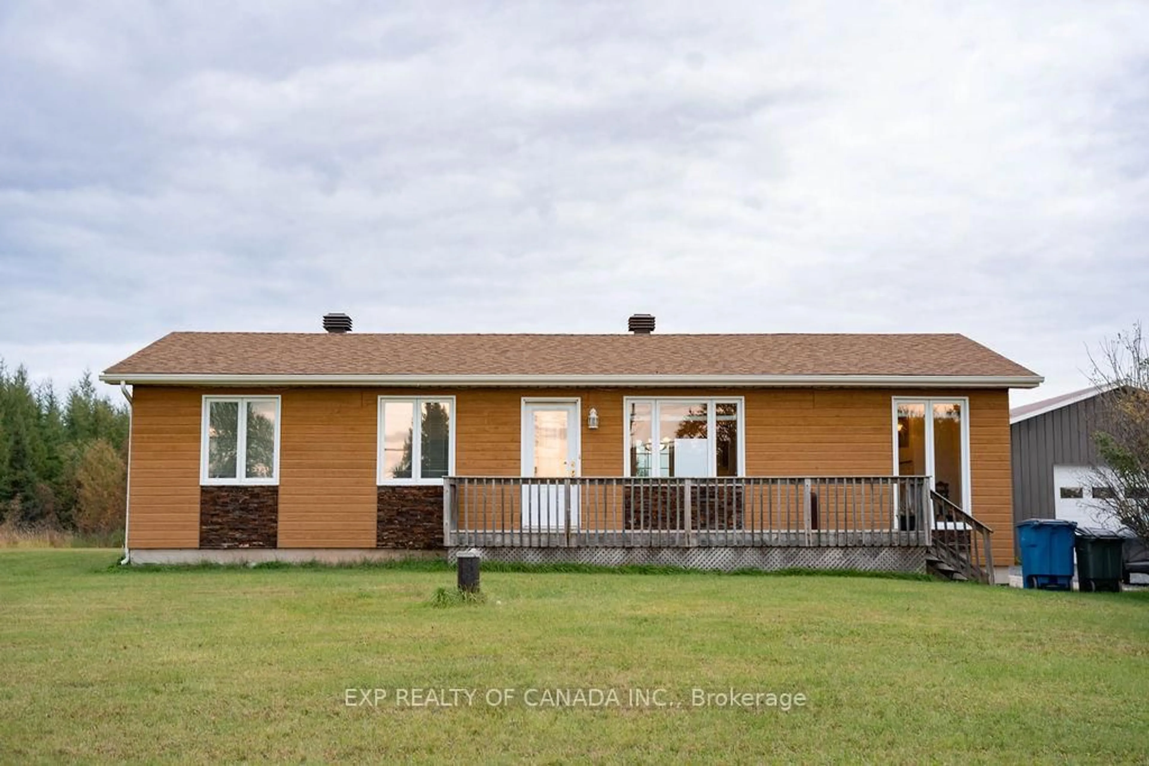 A pic from outside/outdoor area/front of a property/back of a property/a pic from drone, building for 132 Highway No. 11 SOUTH Highway, Cochrane Ontario P0L 1C0