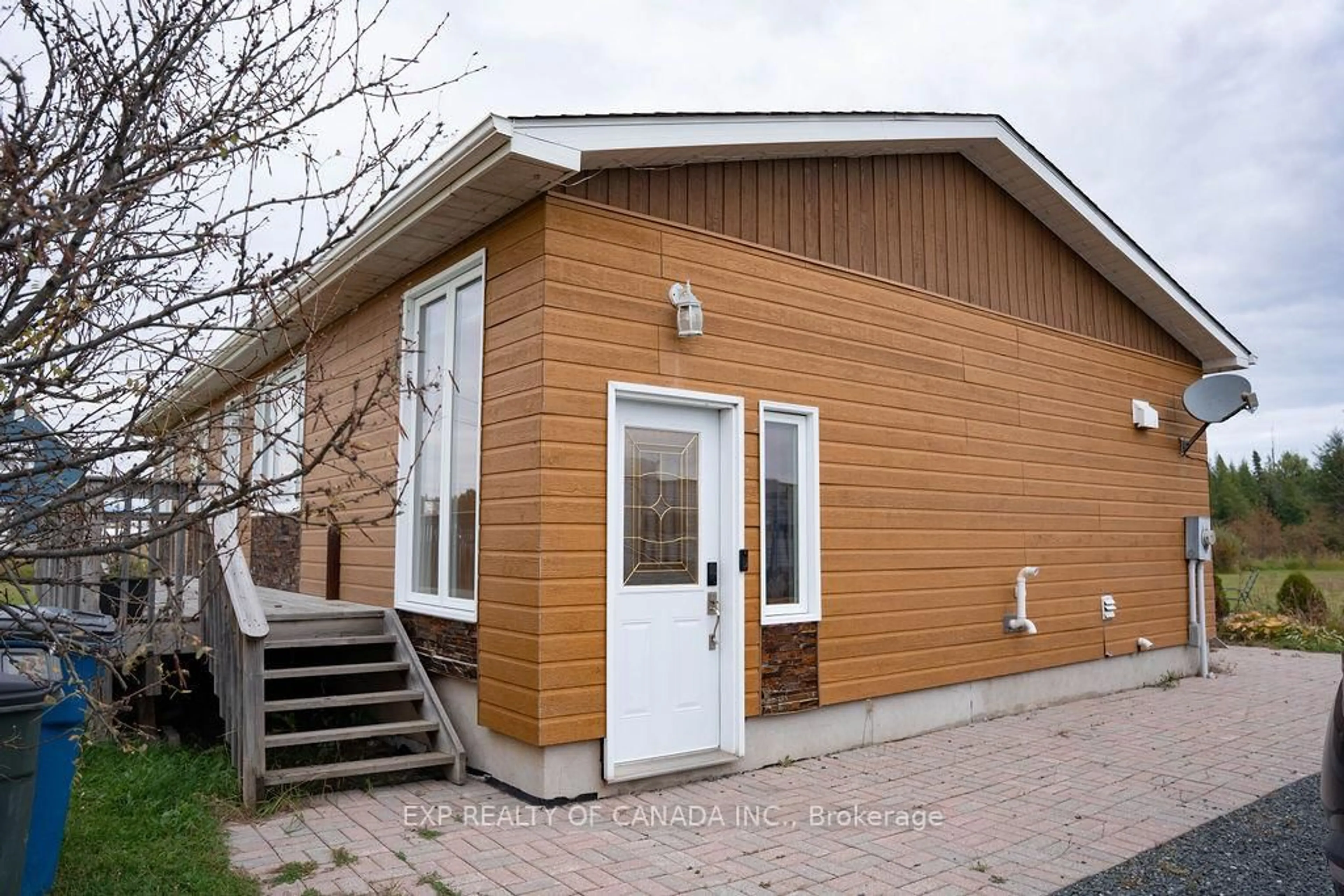 Unknown for 132 Highway No. 11 SOUTH Highway, Cochrane Ontario P0L 1C0