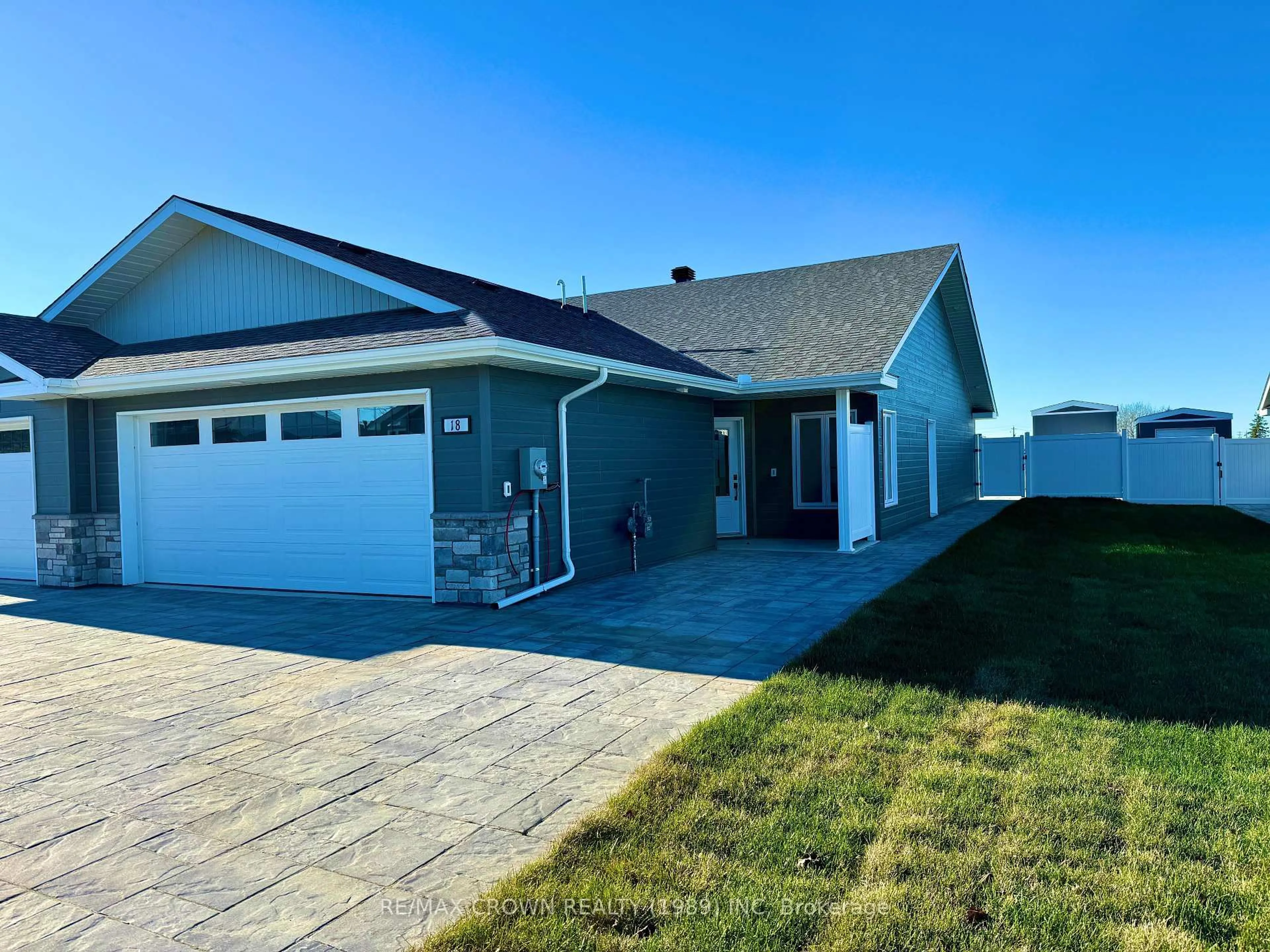 Home with vinyl exterior material, street for 18 Golf St, Kapuskasing Ontario P5N 3J6