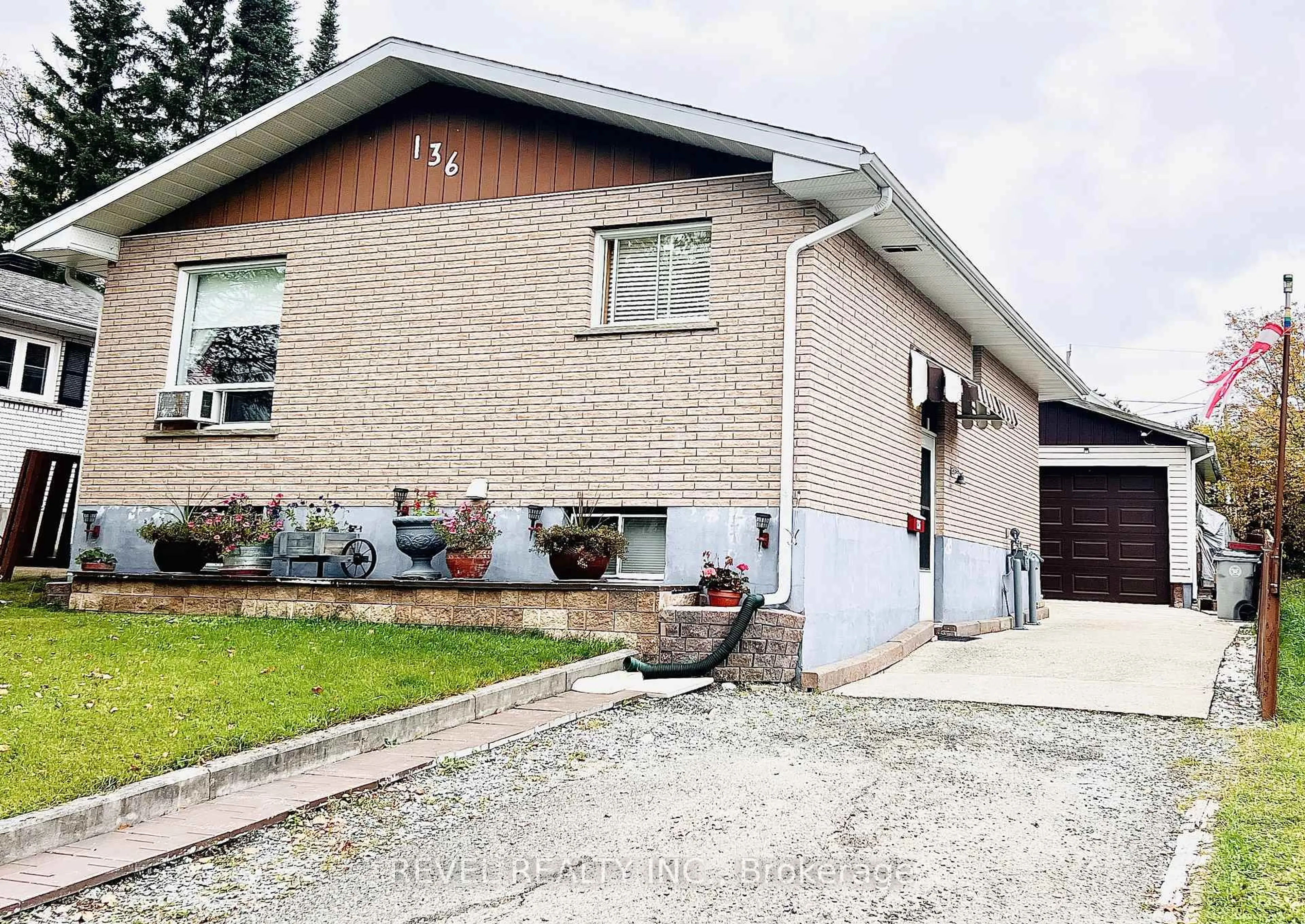 Home with brick exterior material, building for 136 Allan St, Timmins Ontario P0N 1H0