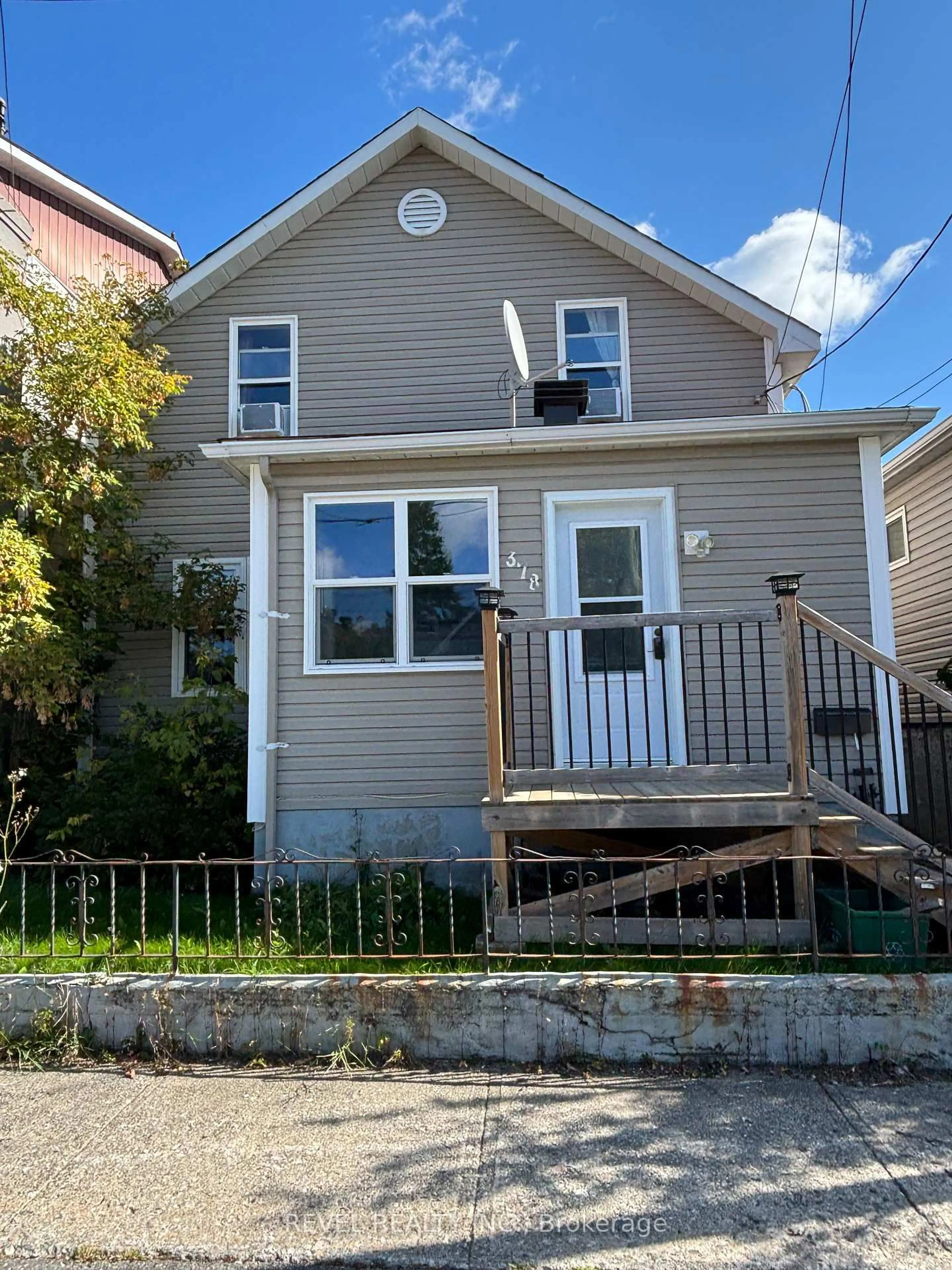 Home with vinyl exterior material, street for 378 Elm St, Timmins Ontario P4N 1X7