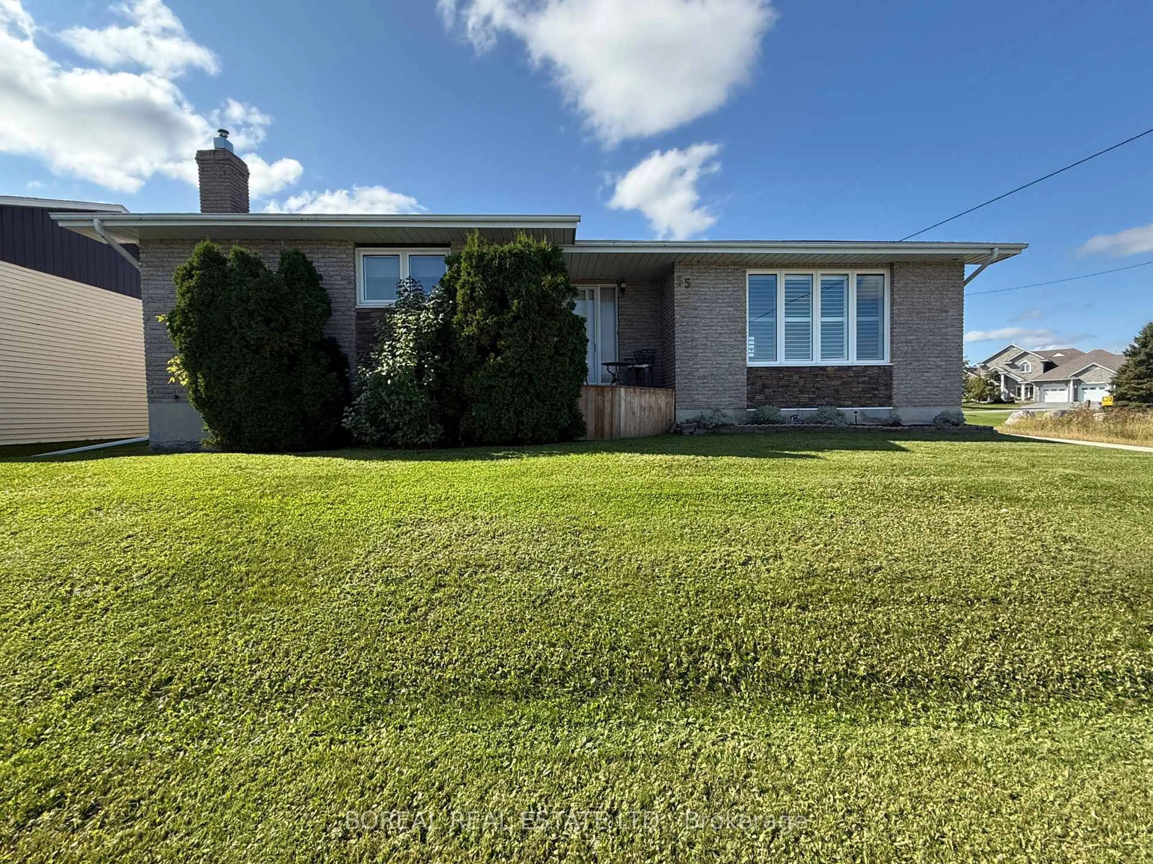 Home with brick exterior material, unknown for 35 Eighteenth Ave, Cochrane Ontario P0L 1C0