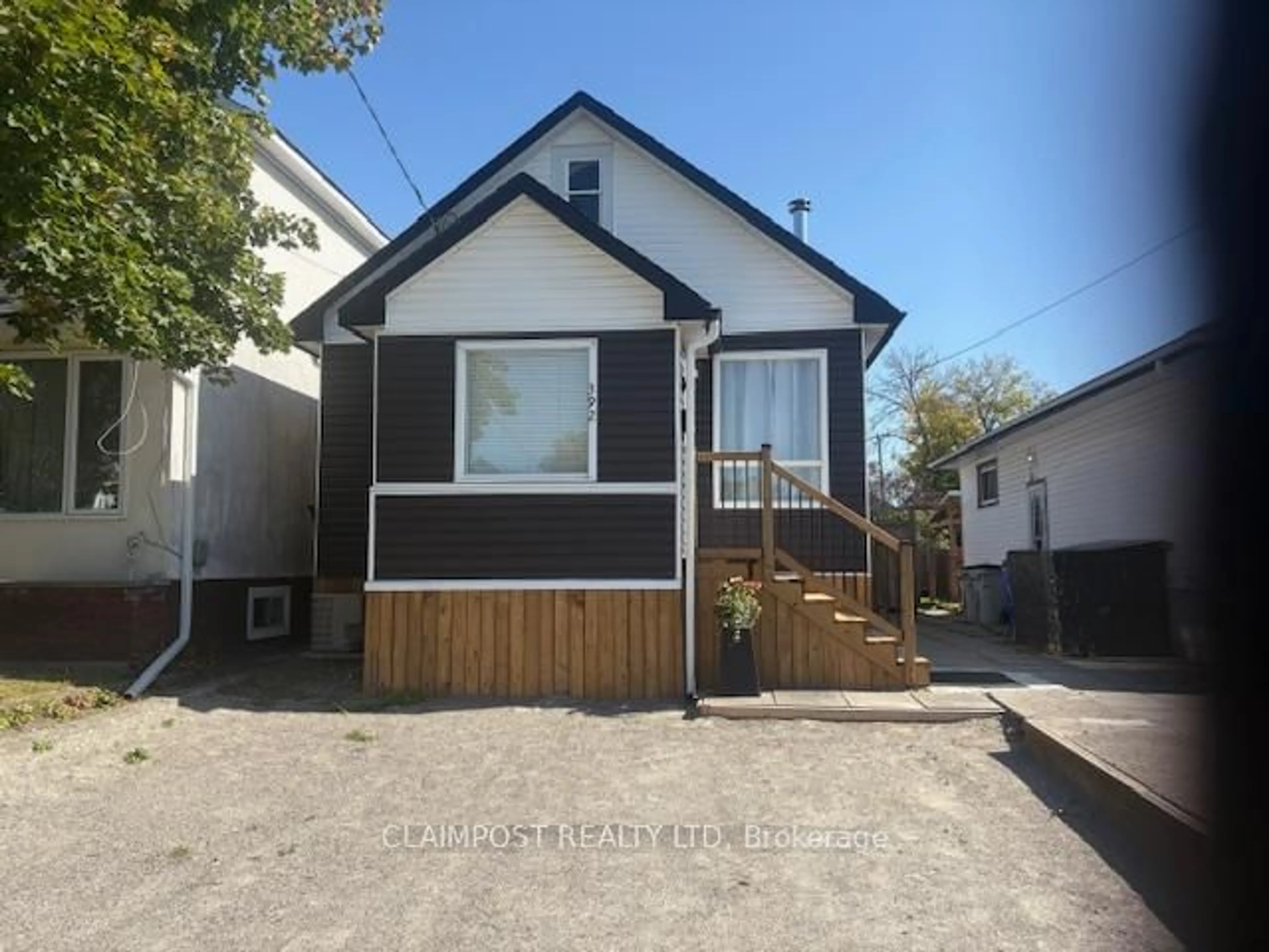 Home with vinyl exterior material, street for 392 Maple St, Timmins Ontario P4N 1Z8