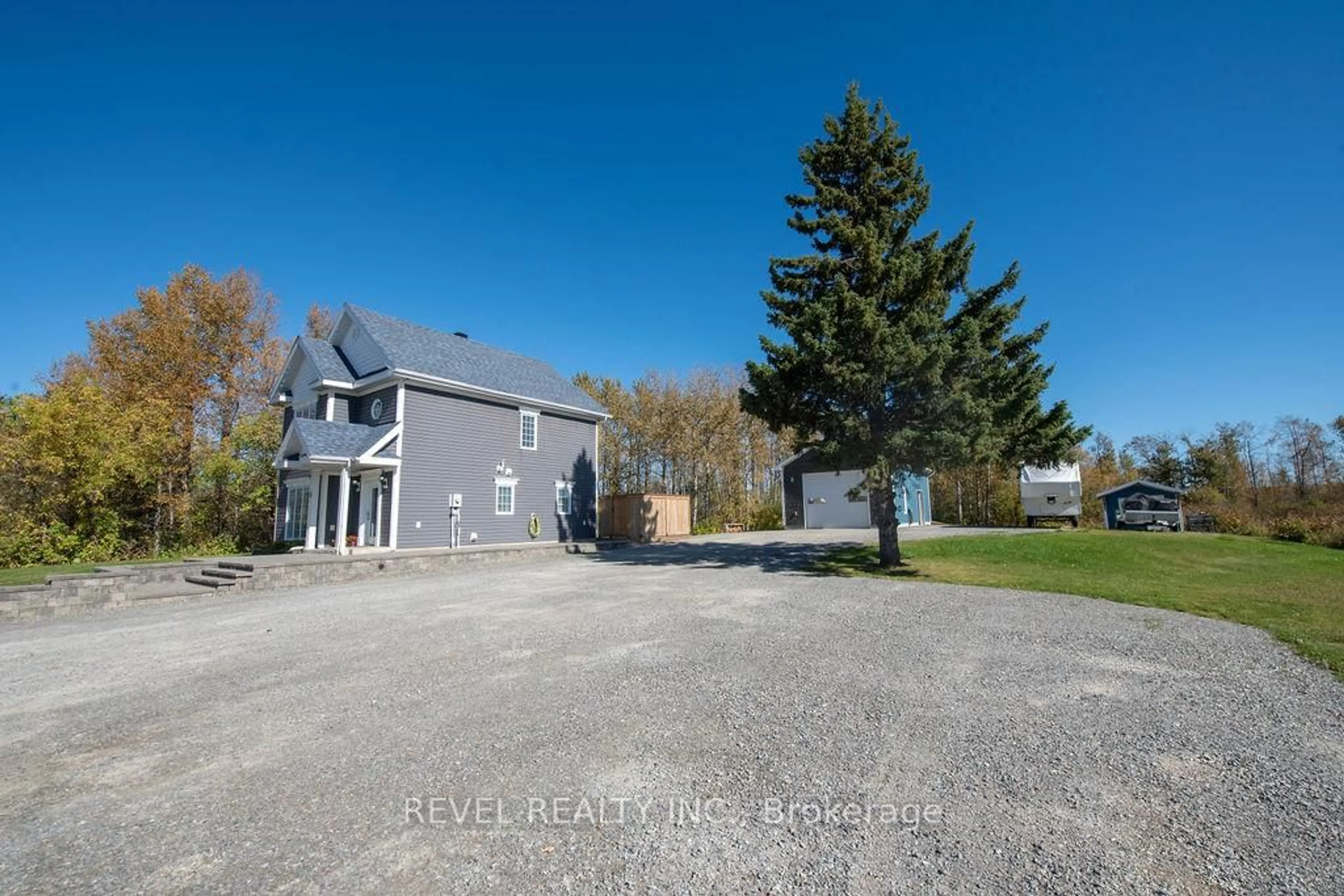 A pic from outside/outdoor area/front of a property/back of a property/a pic from drone, unknown for 33 Evans St, Timmins Ontario P0N 1H0