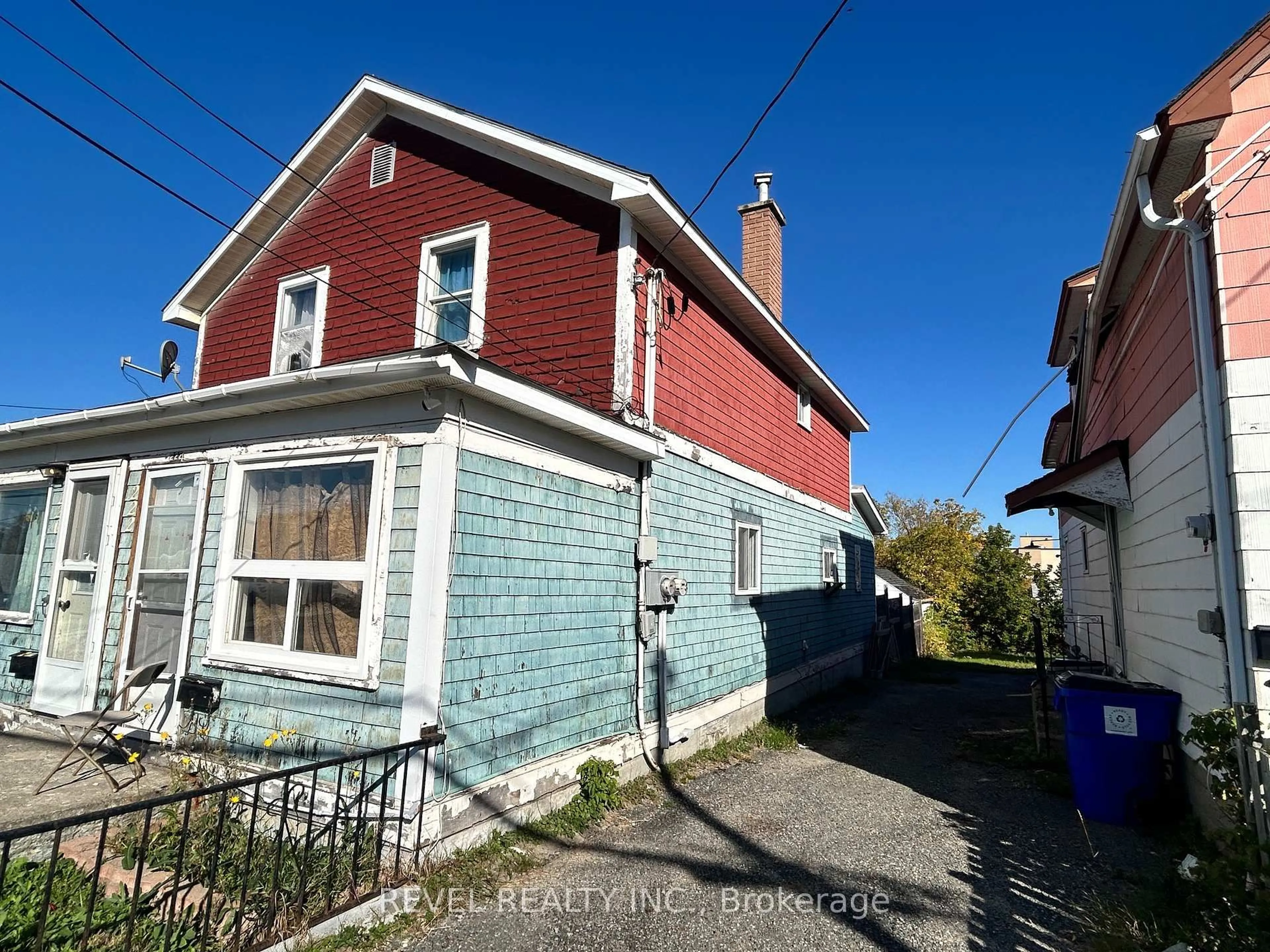 A pic from outside/outdoor area/front of a property/back of a property/a pic from drone, street for 220-222 Sixth Ave, Timmins Ontario P4N 5M8