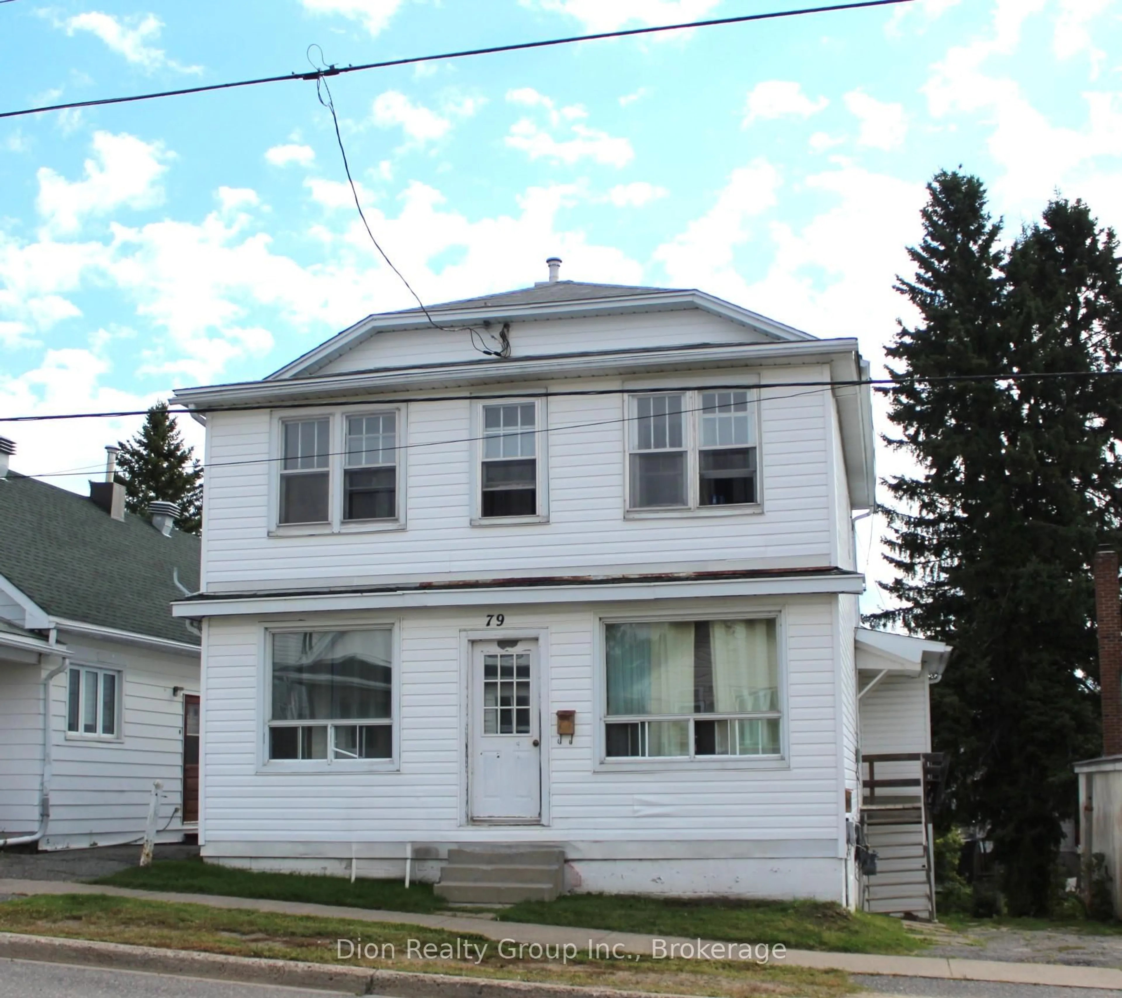 Home with vinyl exterior material, building for 79 Main St, Kirkland Lake Ontario P2N 3E6