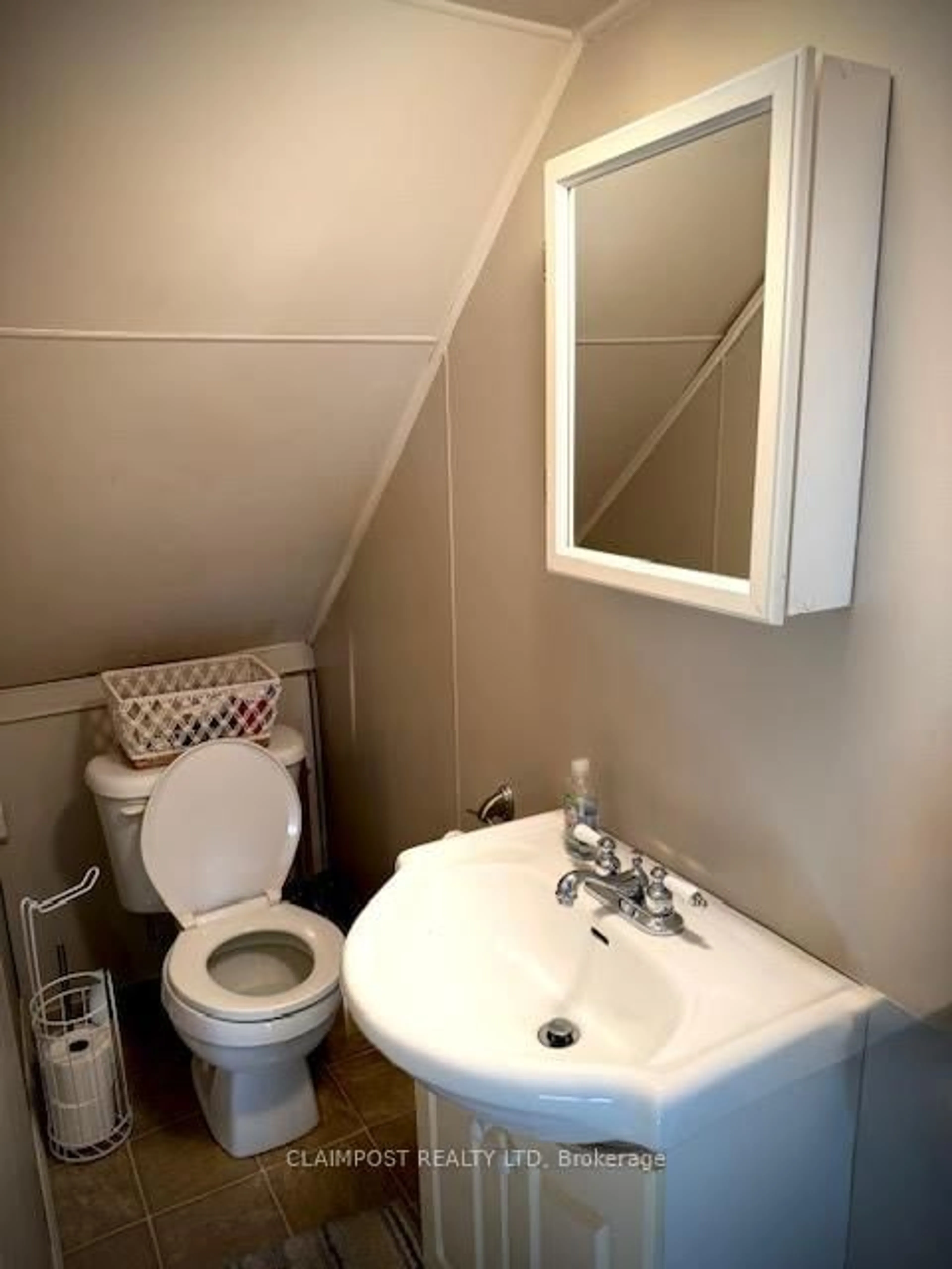 Standard bathroom, floor is not visible for 31 Laurier Ave, Timmins Ontario P4N 4G7